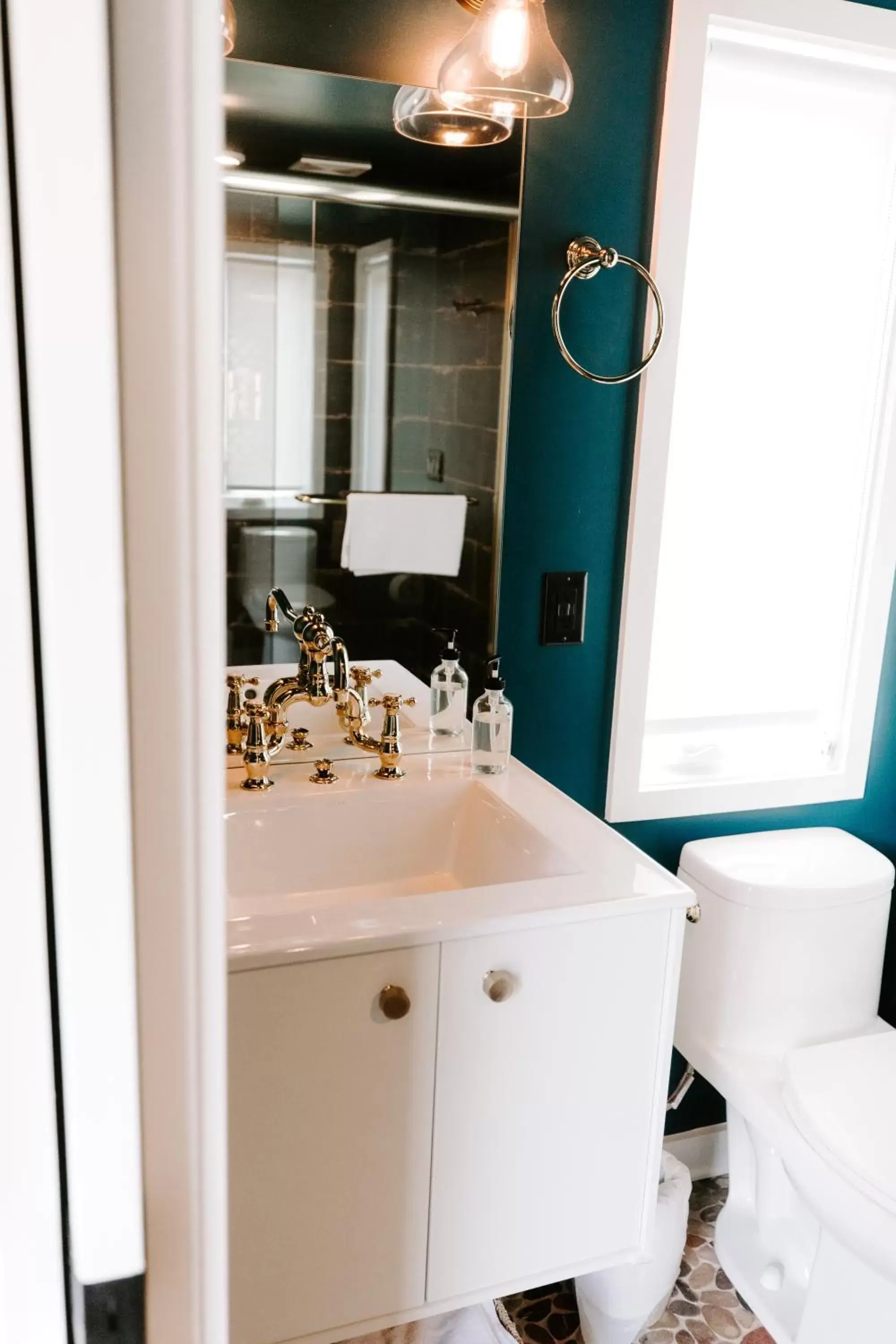 Bathroom in Ironwood Grove, Tiny House Hotel