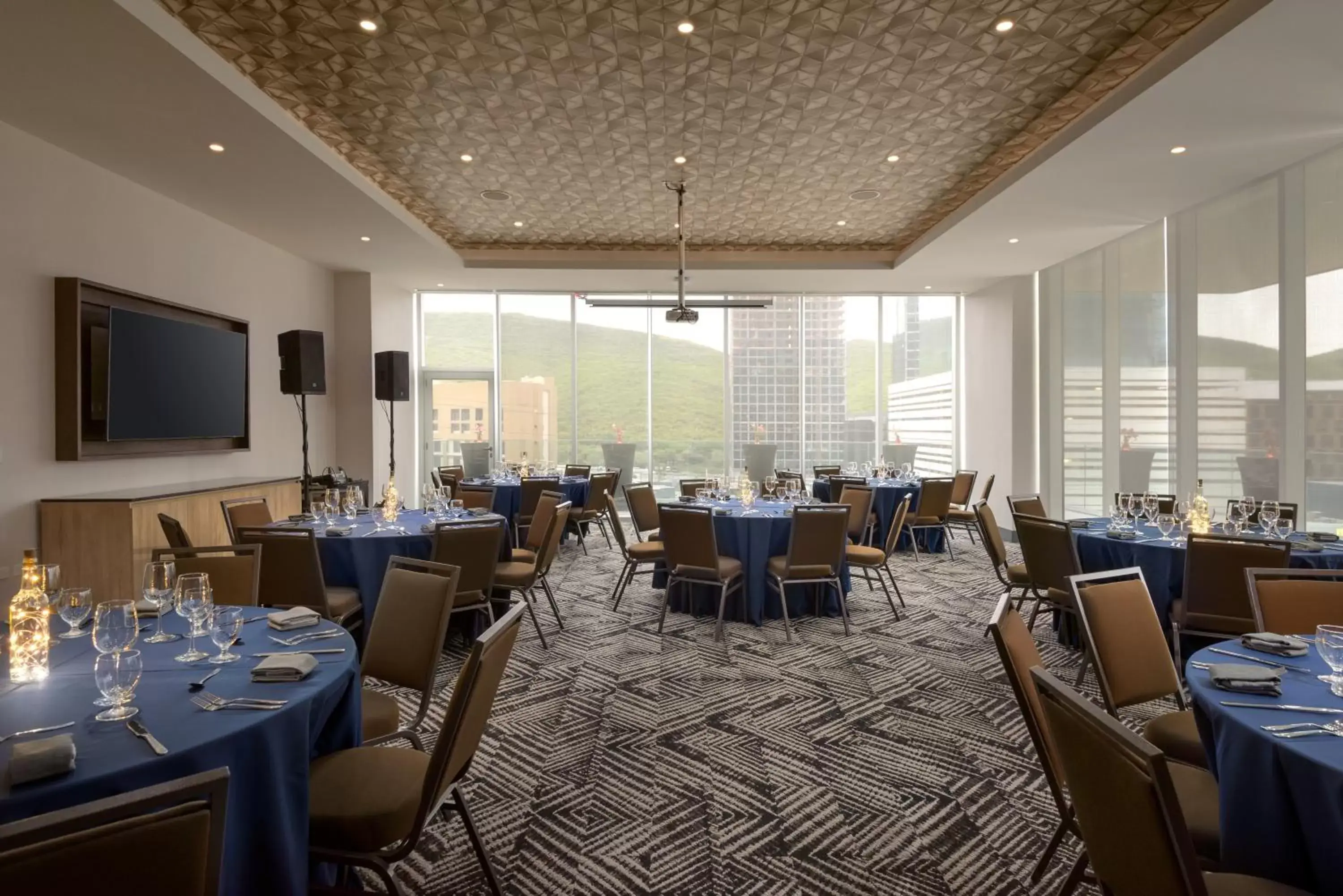 Meeting/conference room, Restaurant/Places to Eat in Hyatt Place Monterrey Valle