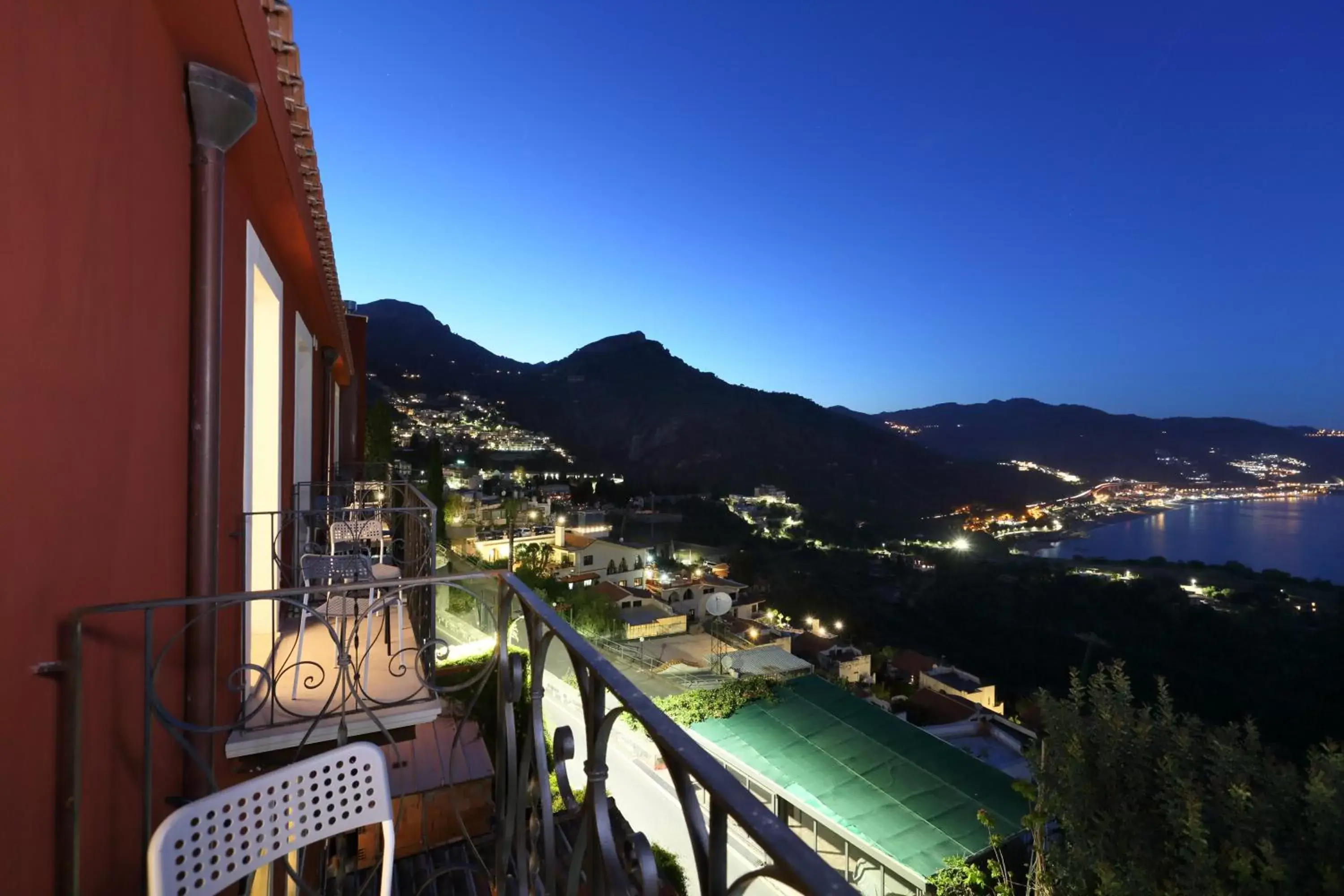 Balcony/Terrace in Villa Astoria