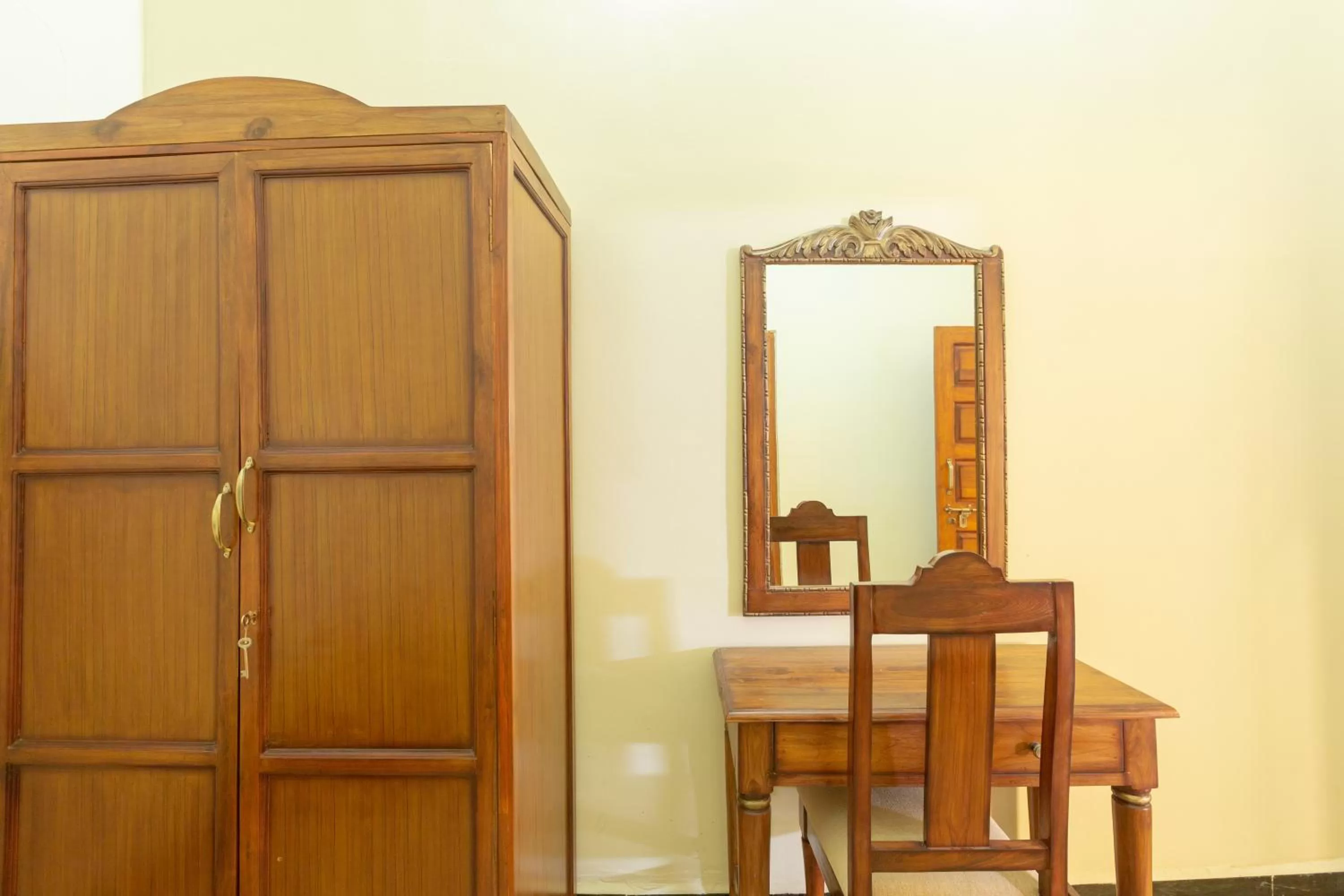 KSTDC Hotel Mayura Krishna Almatti