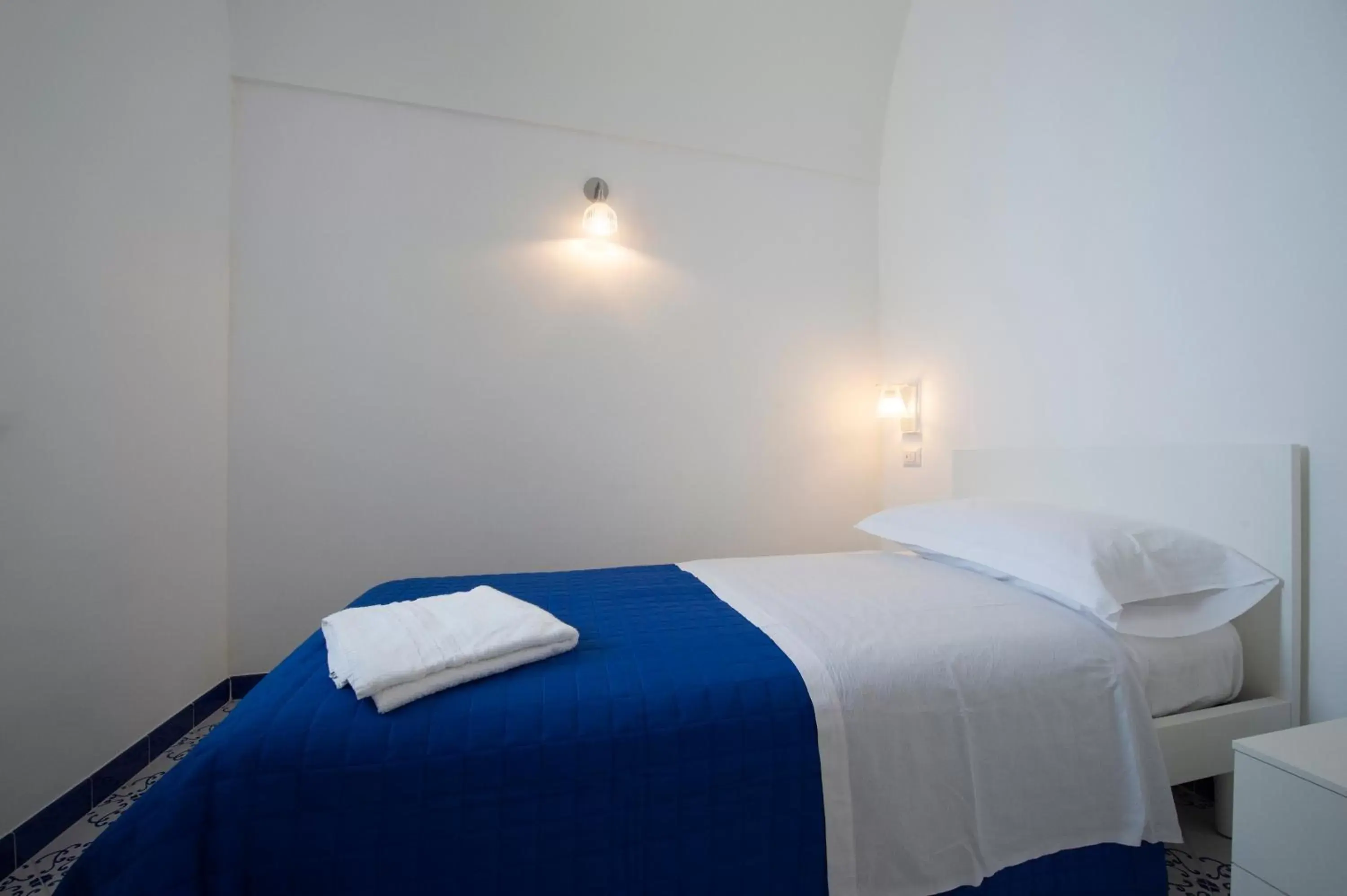 Bedroom, Bed in Villa Foglia Amalfi