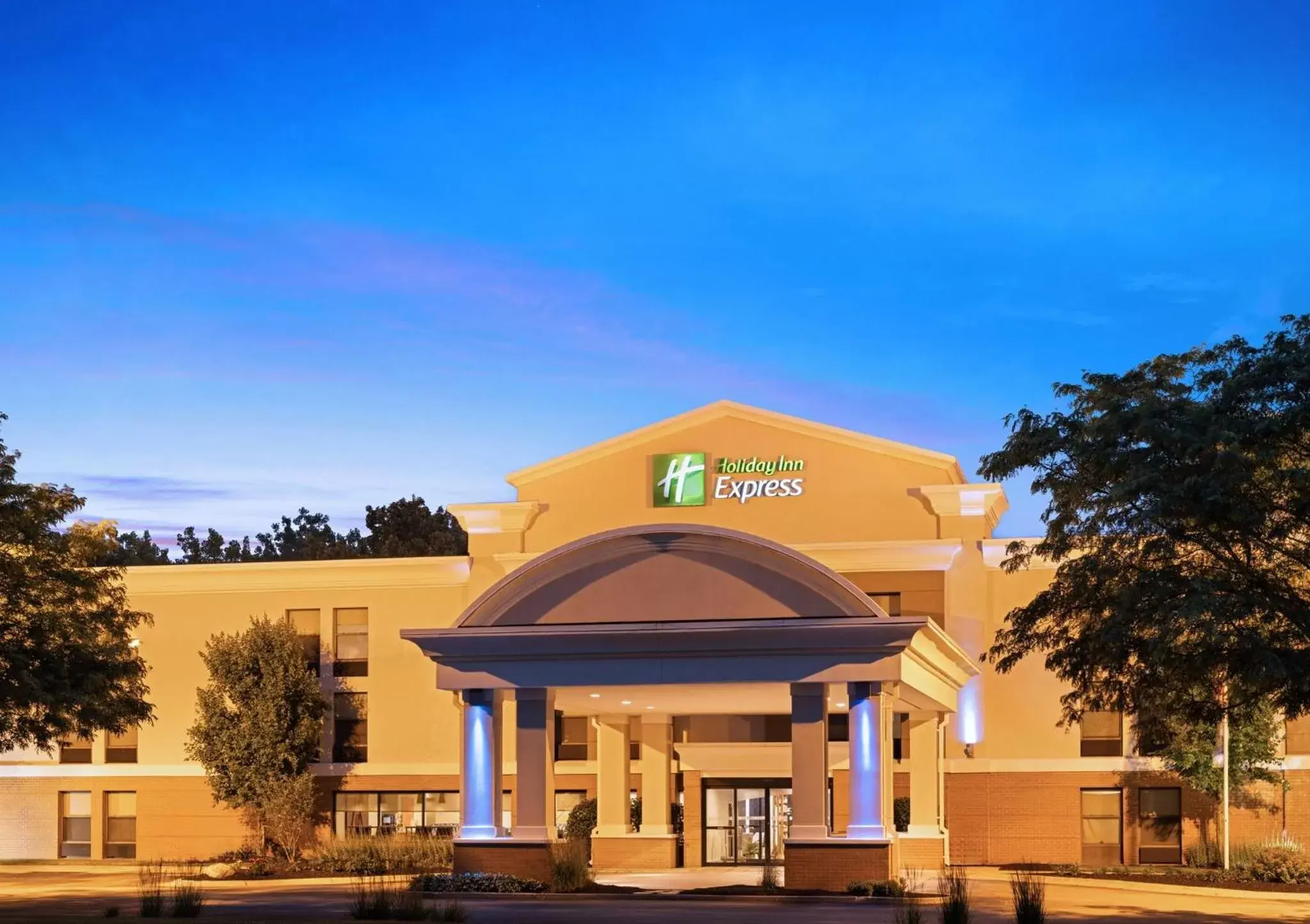 Property Building in Holiday Inn Express Indianapolis Airport, an IHG Hotel