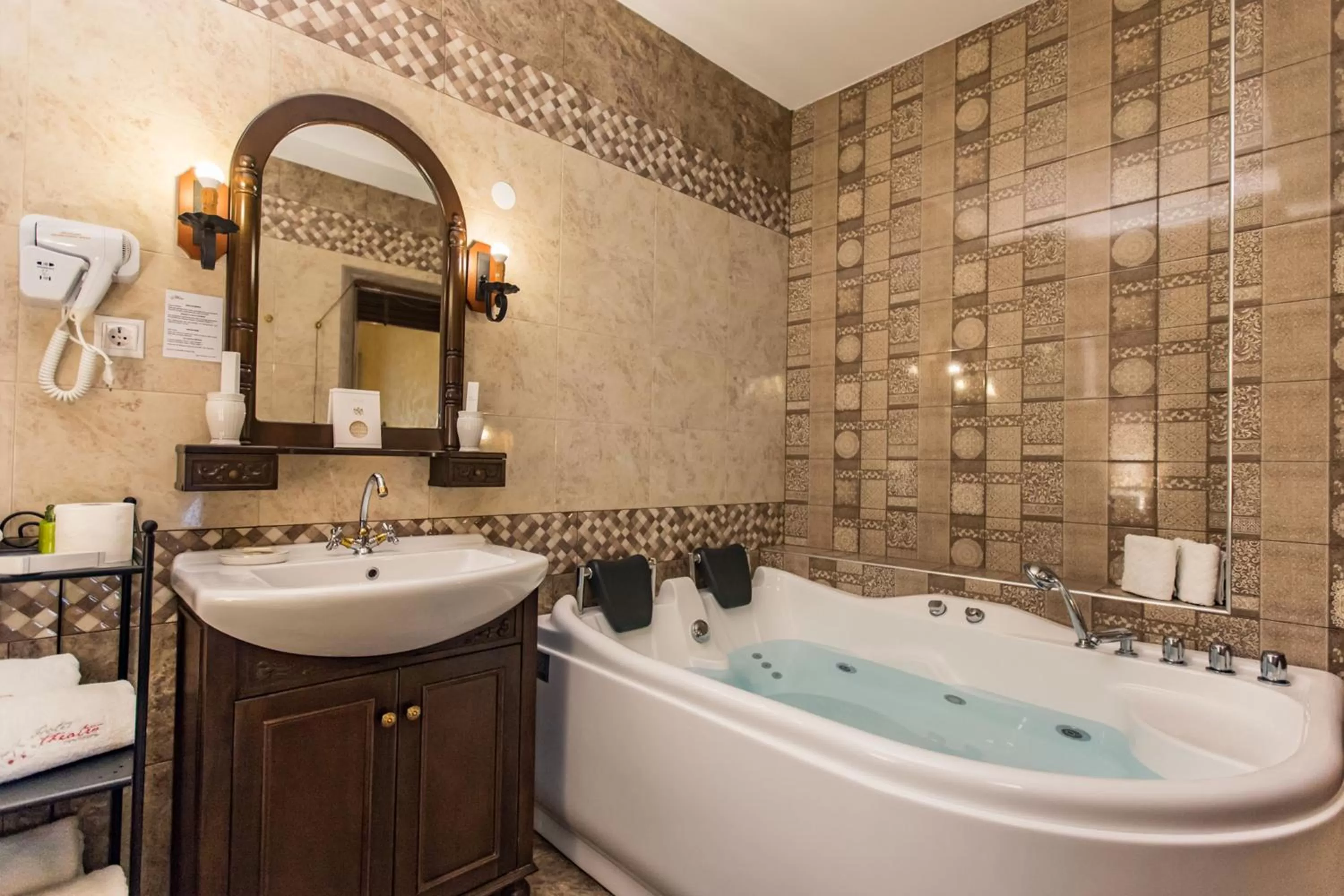 Hot Tub in Theatro Hotel Odysseon