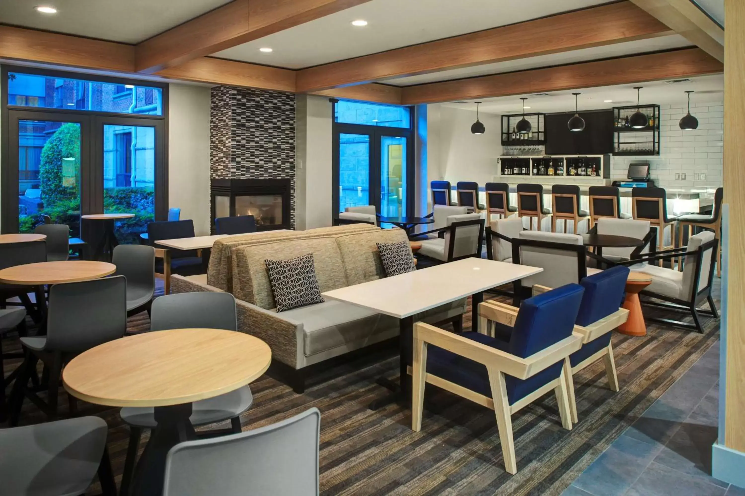Lounge or bar, Lounge/Bar in Hyatt House Dallas Lincoln Park