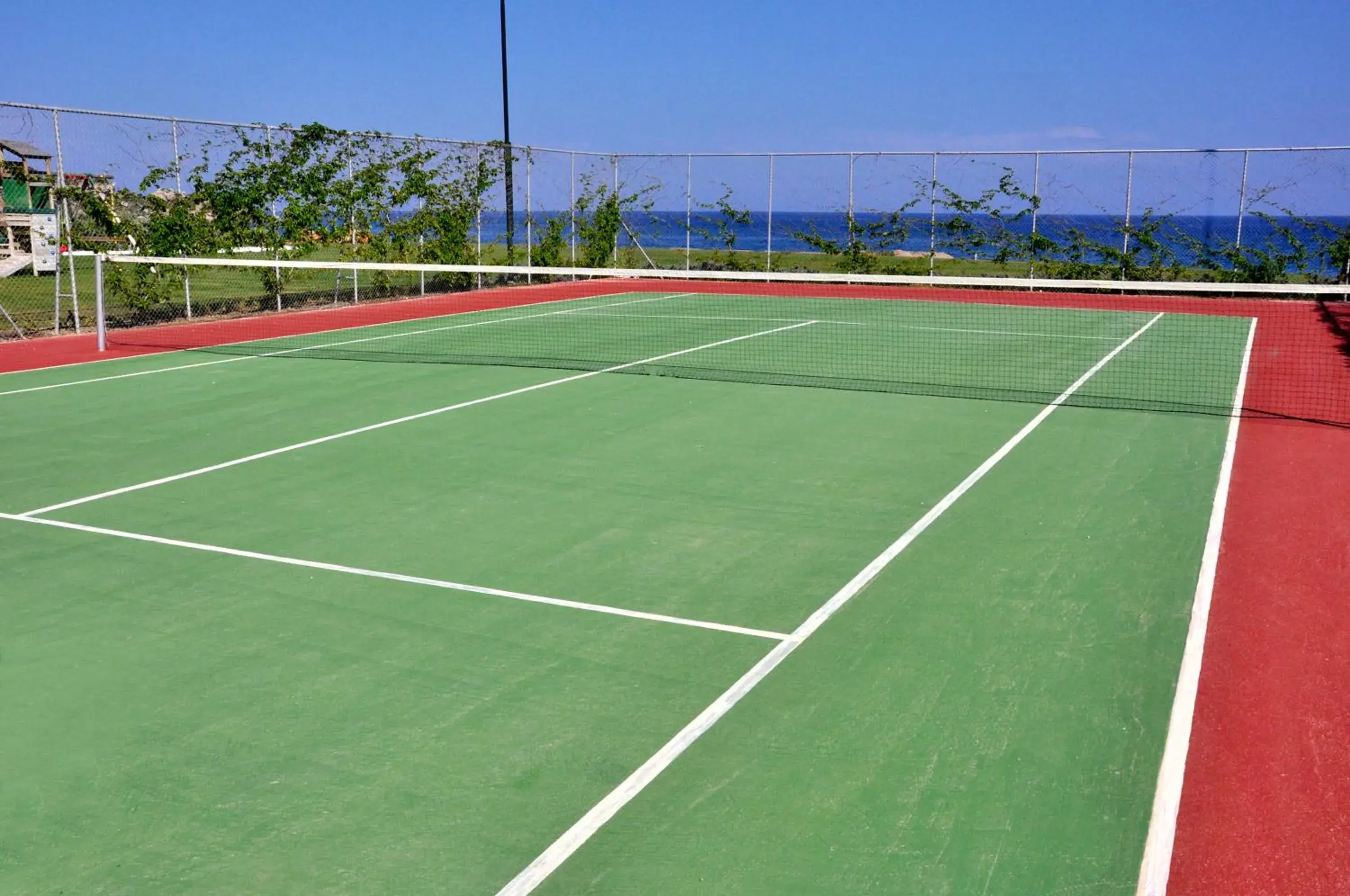 Fitness centre/facilities, Tennis/Squash in Elysium Resort & Spa