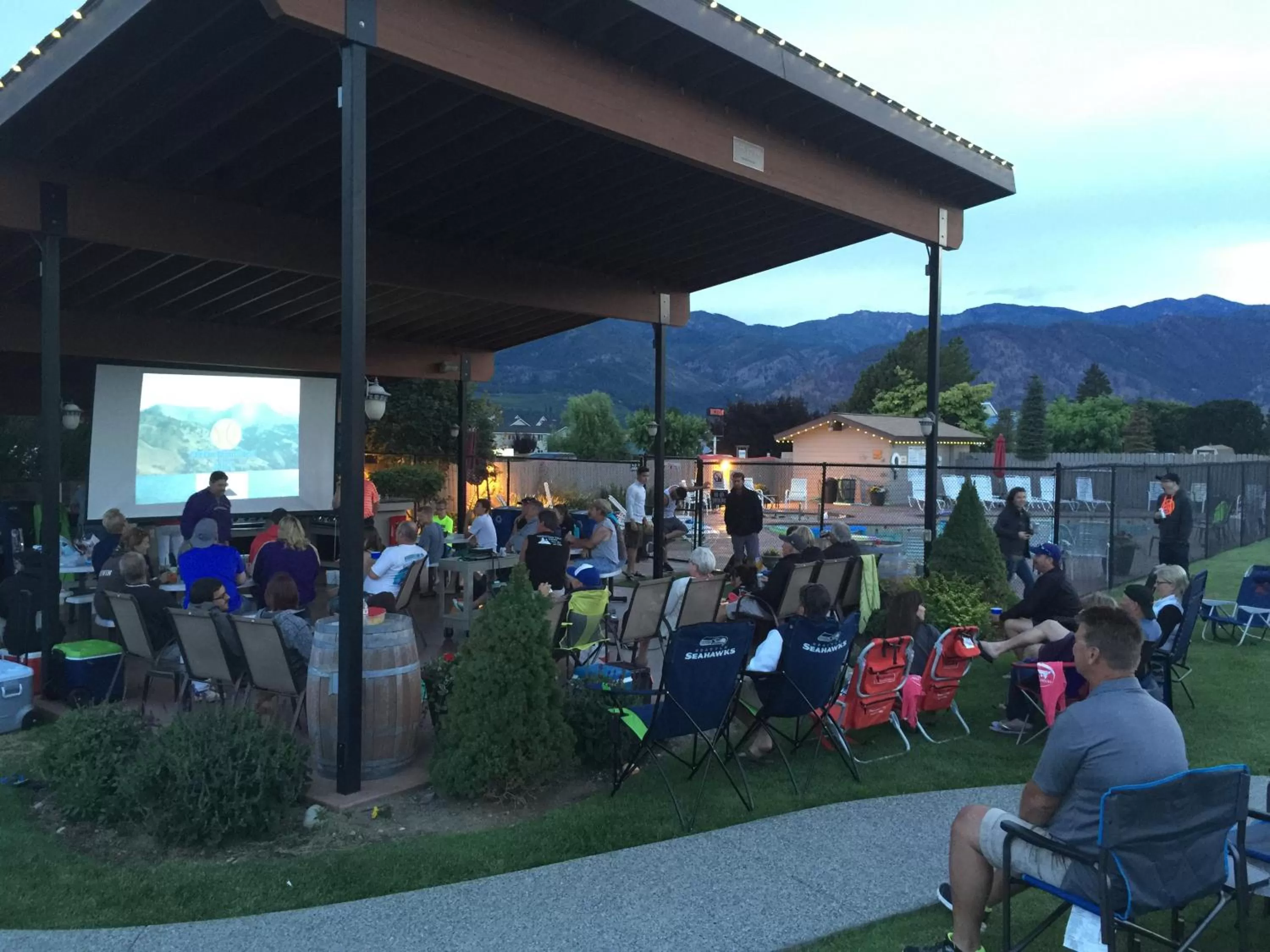 Evening entertainment, Restaurant/Places to Eat in Mountain View Lodge