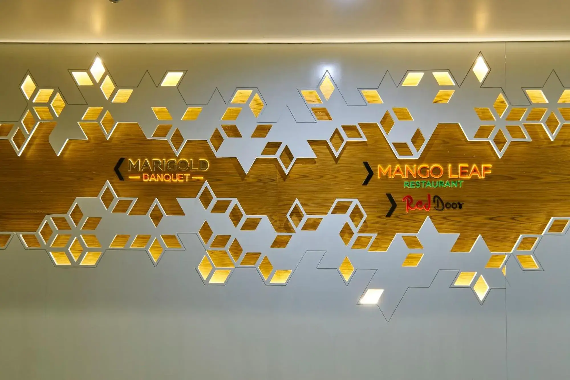 Restaurant/places to eat in Hotel 3 Leaves NEAR CENTRAL BUS STAND Restaurant/places to eat in Hotel 3 Leaves NEAR CENTRAL BUS STAND