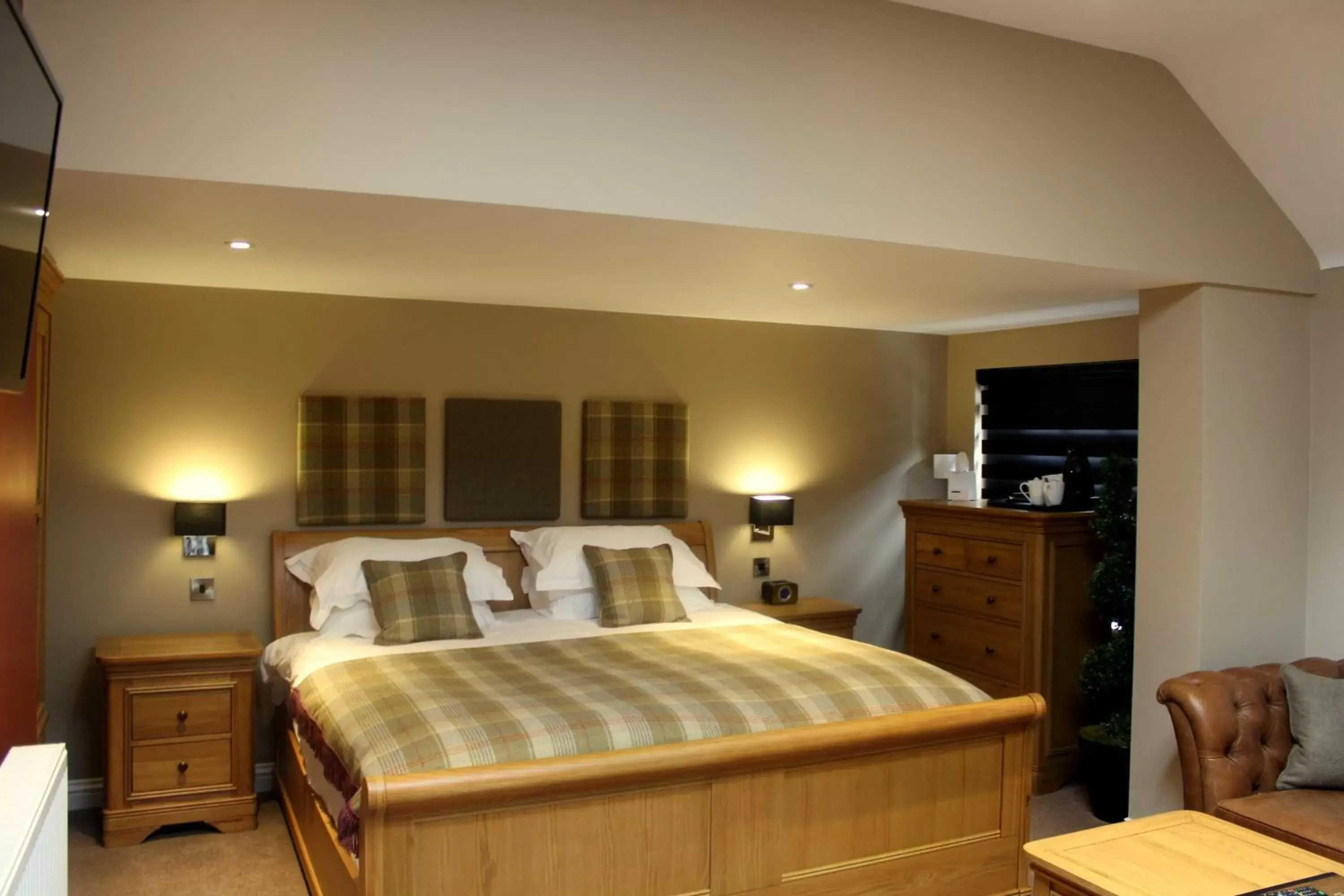 Photo of the whole room, Bed in The Blue Bell at Arkendale