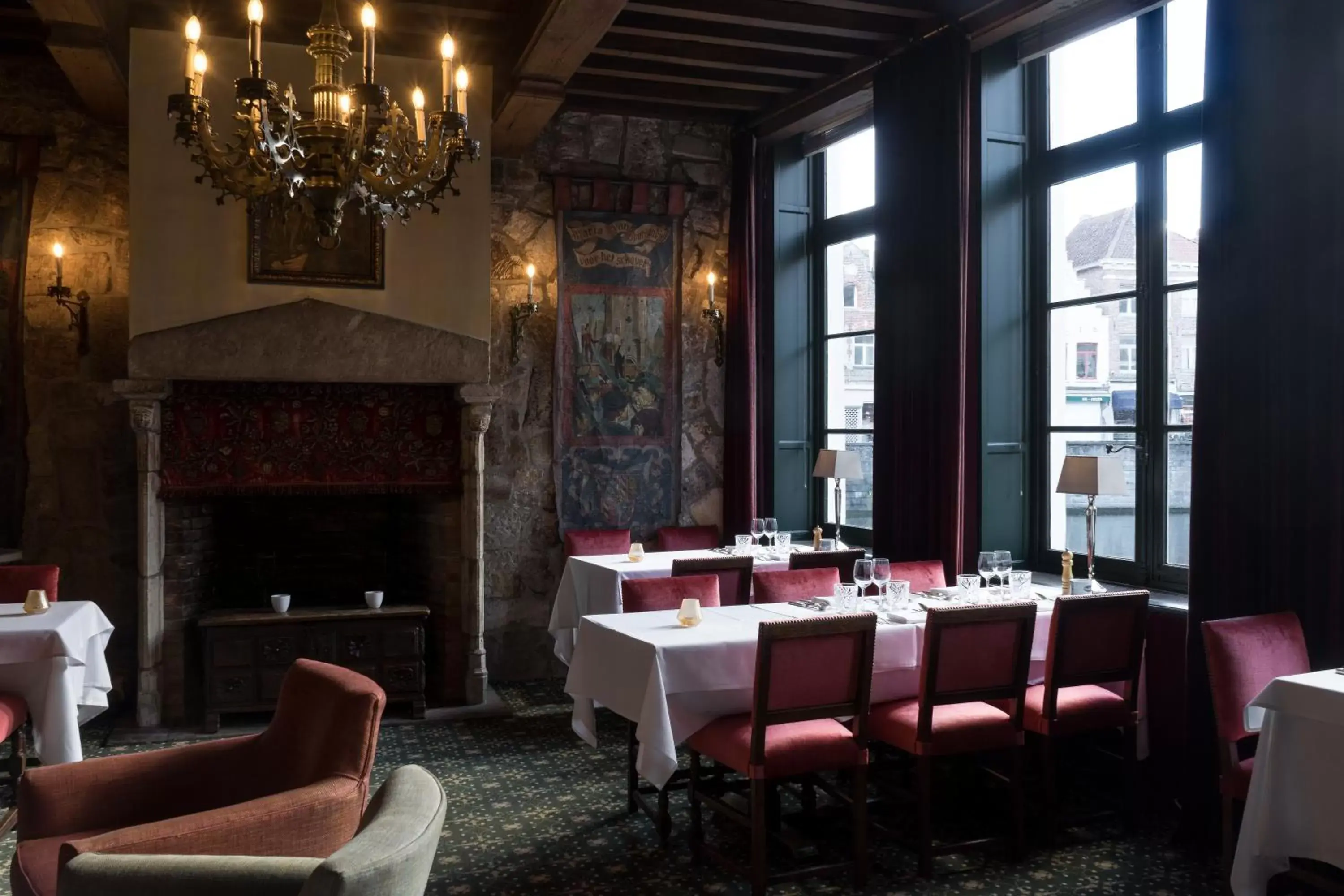 Food and drinks, Restaurant/Places to Eat in Hotel Duc De Bourgogne