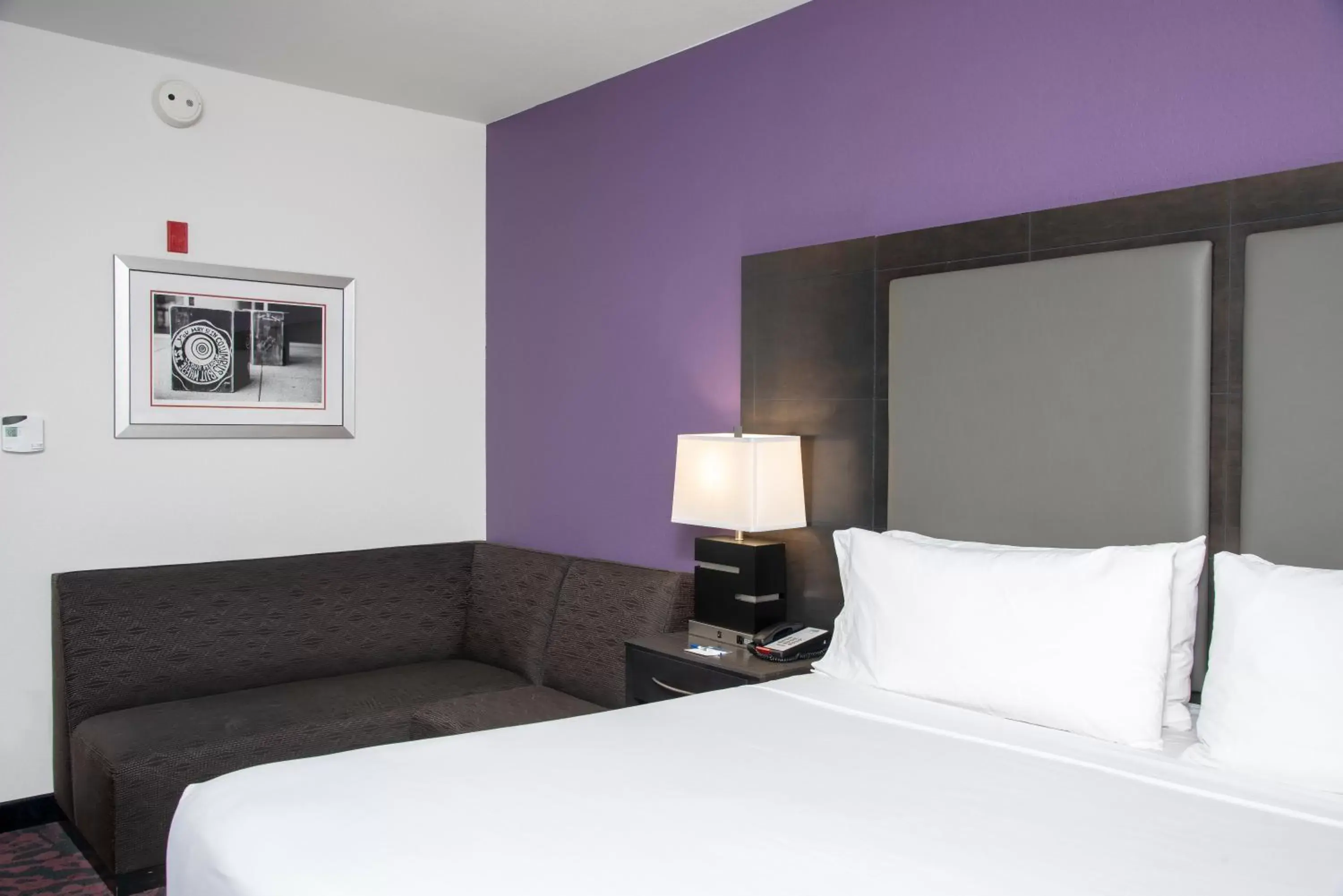 Photo of the whole room, Bed in Holiday Inn Express & Suites Columbus - Polaris Parkway / COLUMBUS, an IHG Hotel