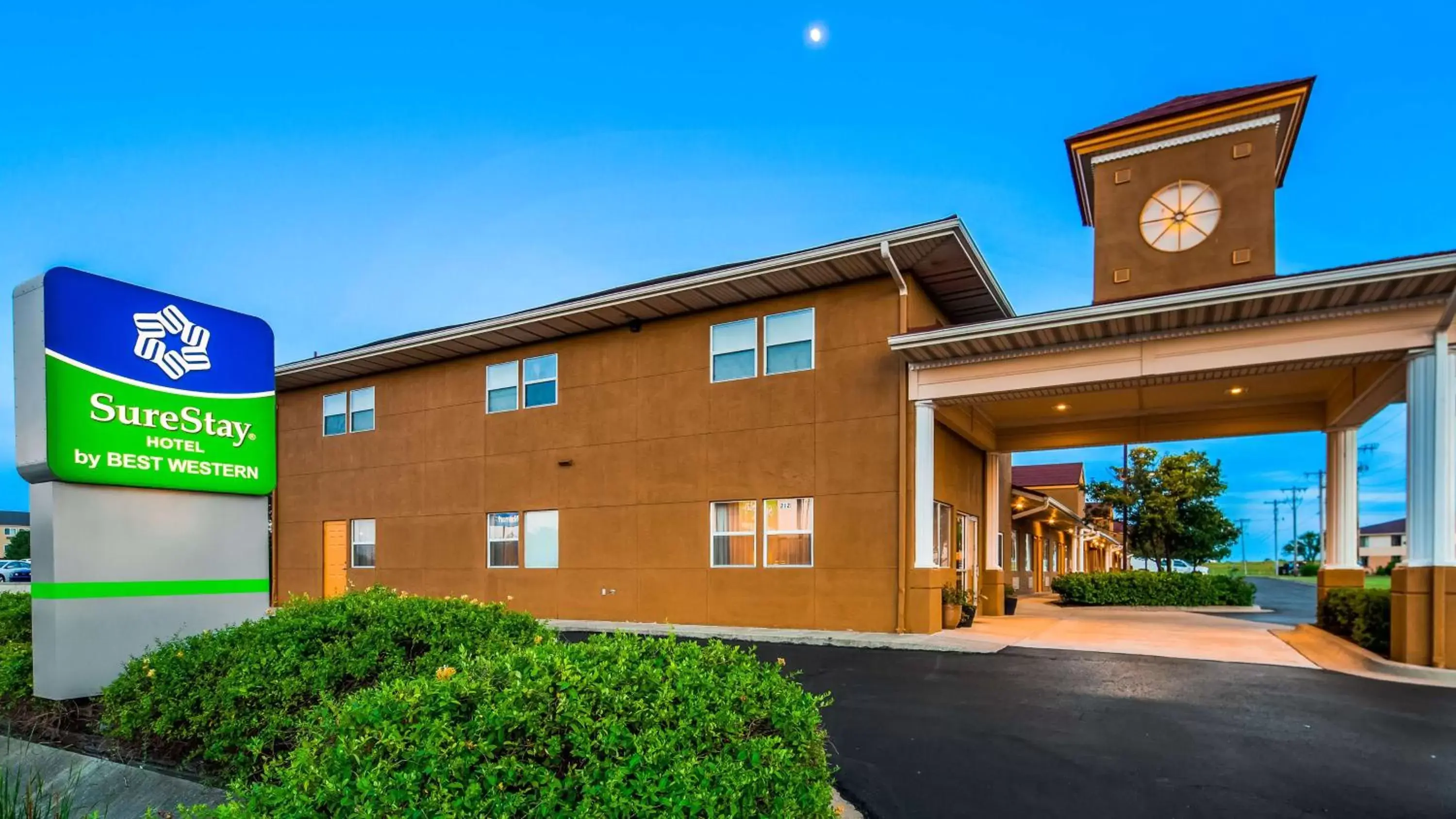 Property building in SureStay Hotel by Best Western Ottawa Property building in SureStay Hotel by Best Western Ottawa