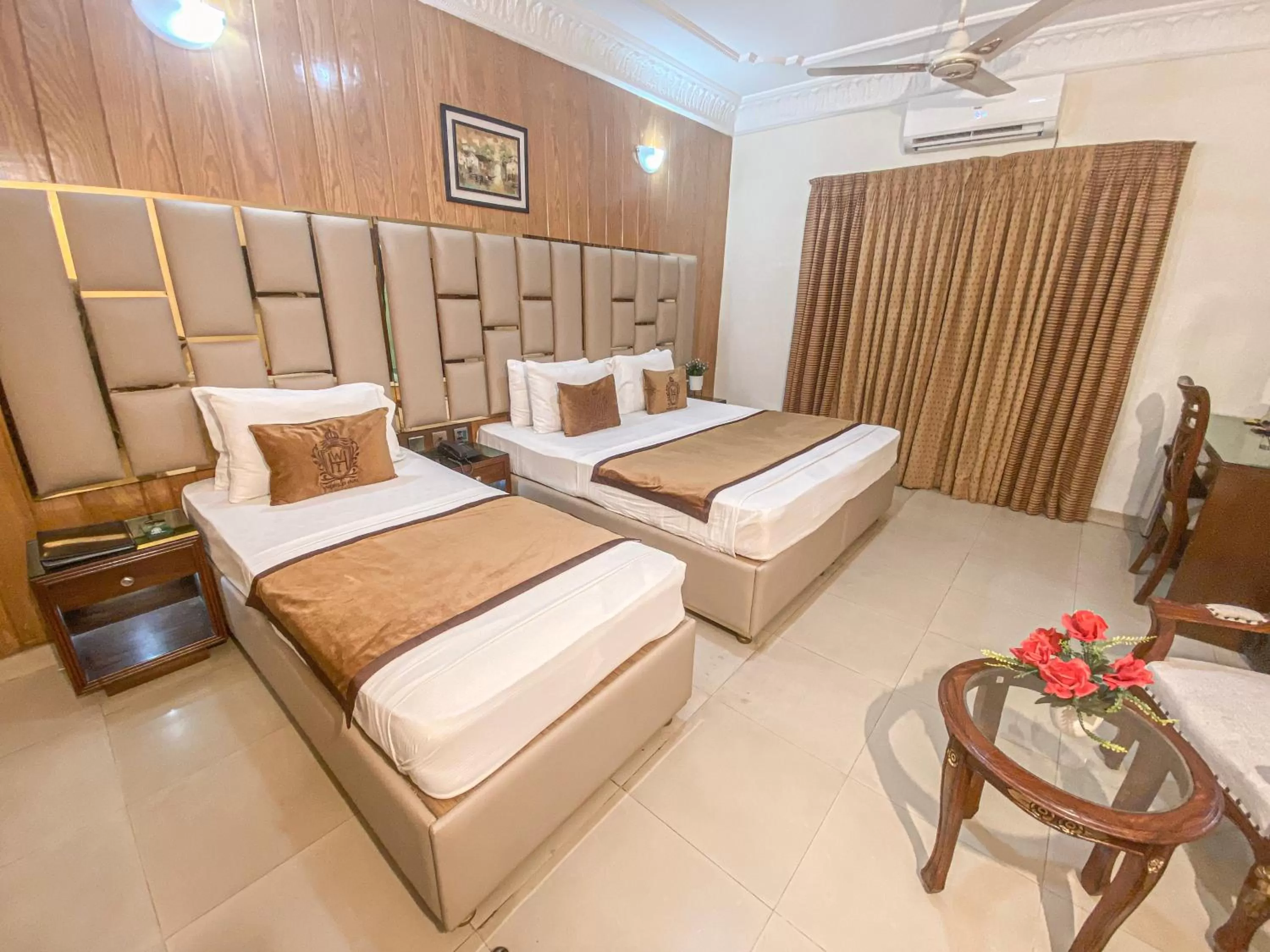 Bed in World Inn Karachi