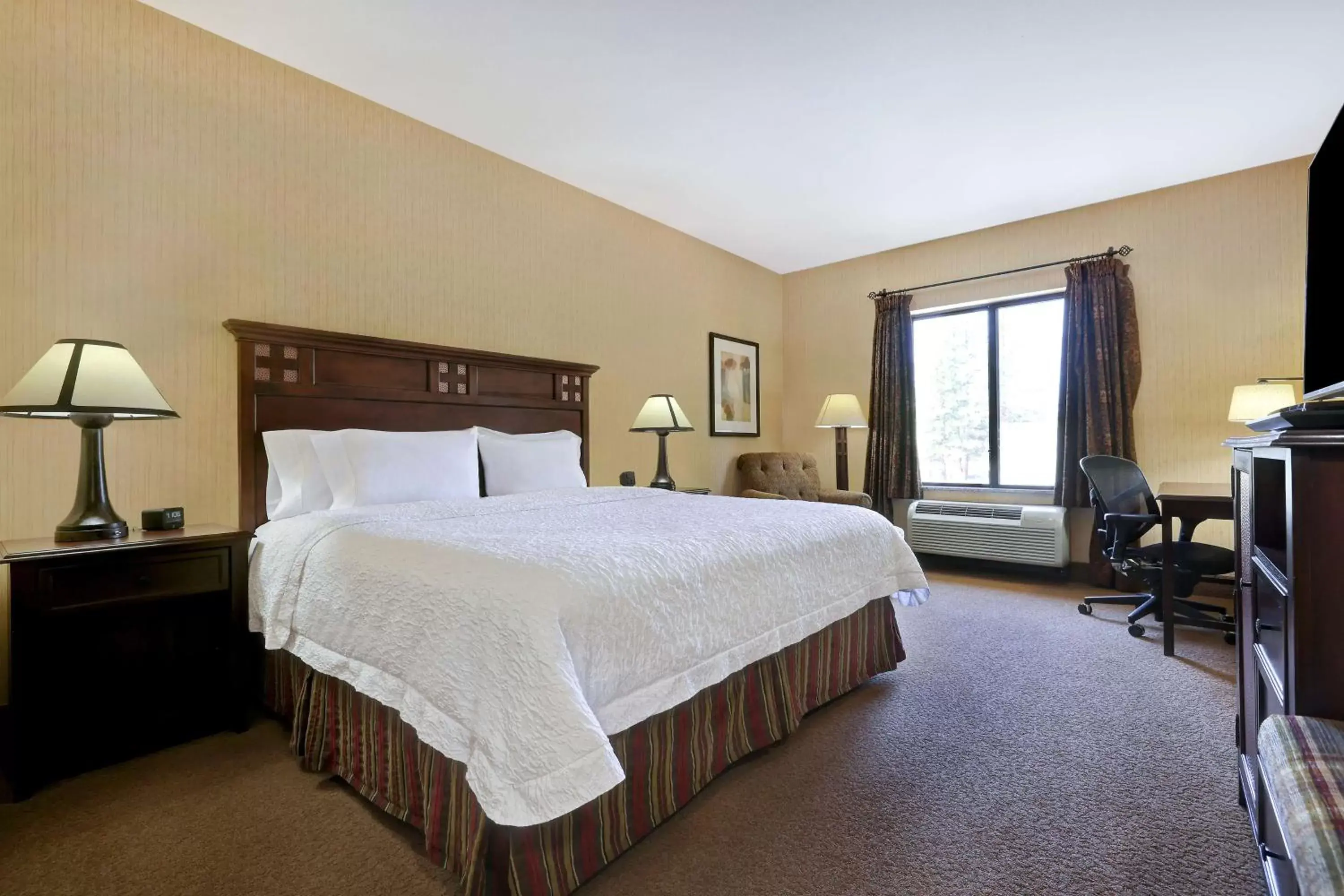 Bedroom, Bed in Hampton Inn & Suites Tahoe-Truckee