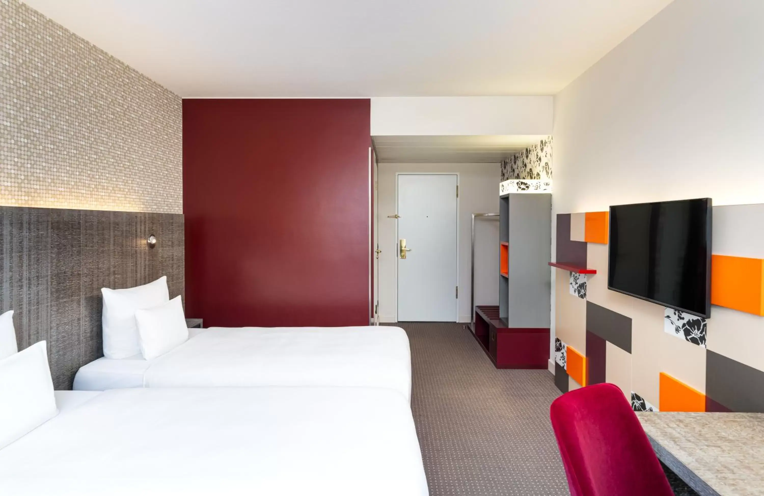 TV and multimedia, Bed in HOTEL BERLIN KÖPENICK by Leonardo Hotels