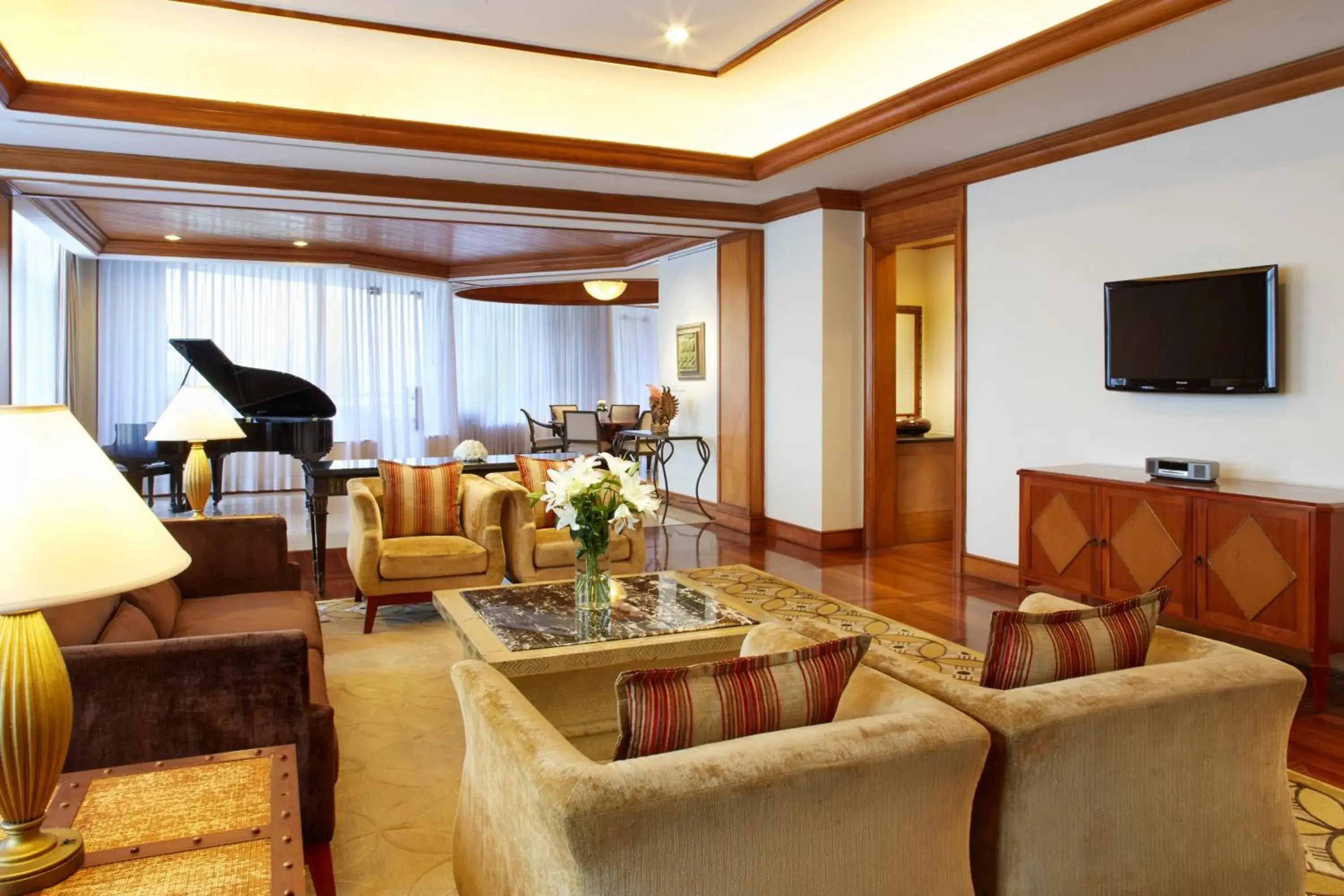 Living room, Seating Area in Hotel Aryaduta Bandung