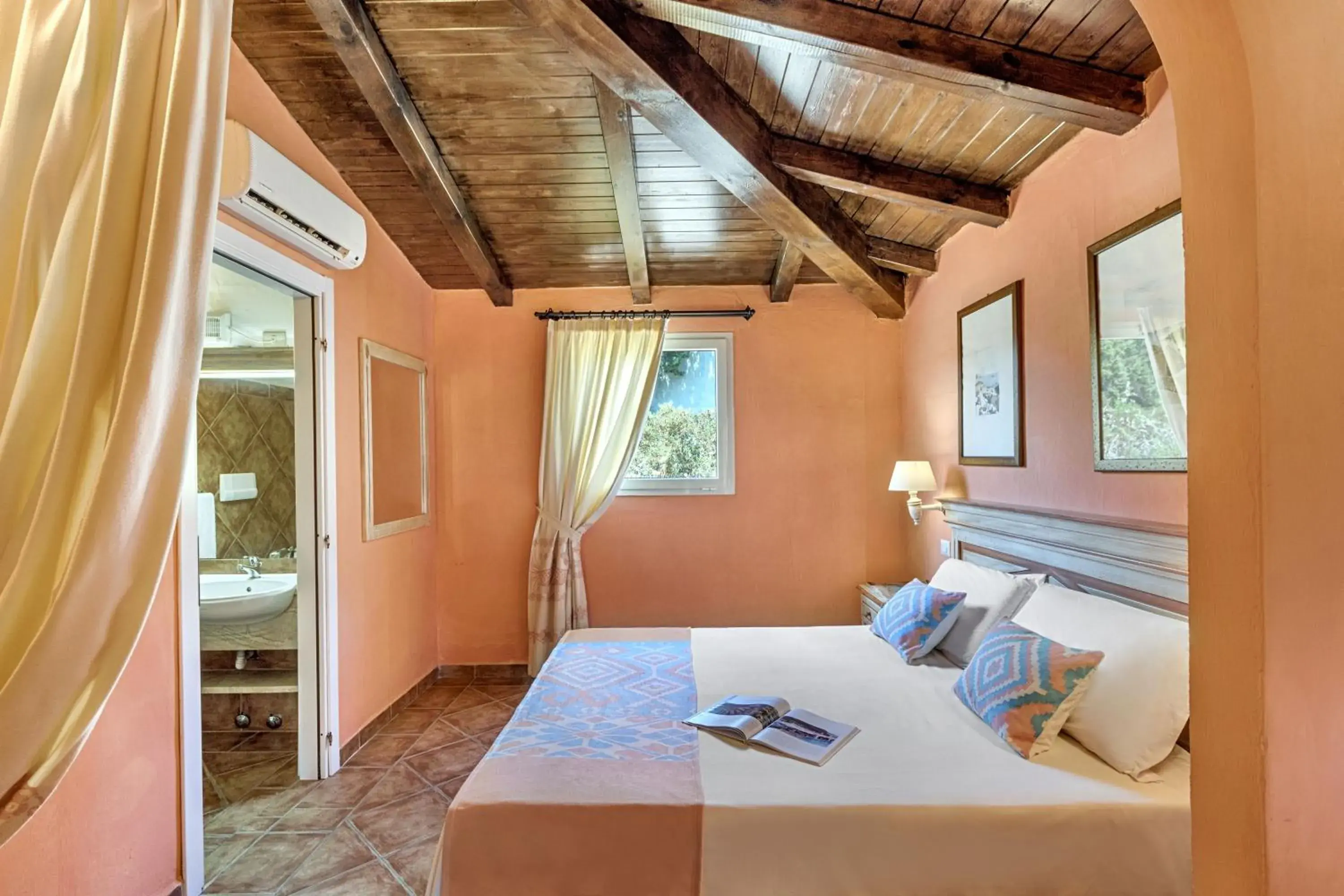 Bed in Colonna Hotel Country & Sporting