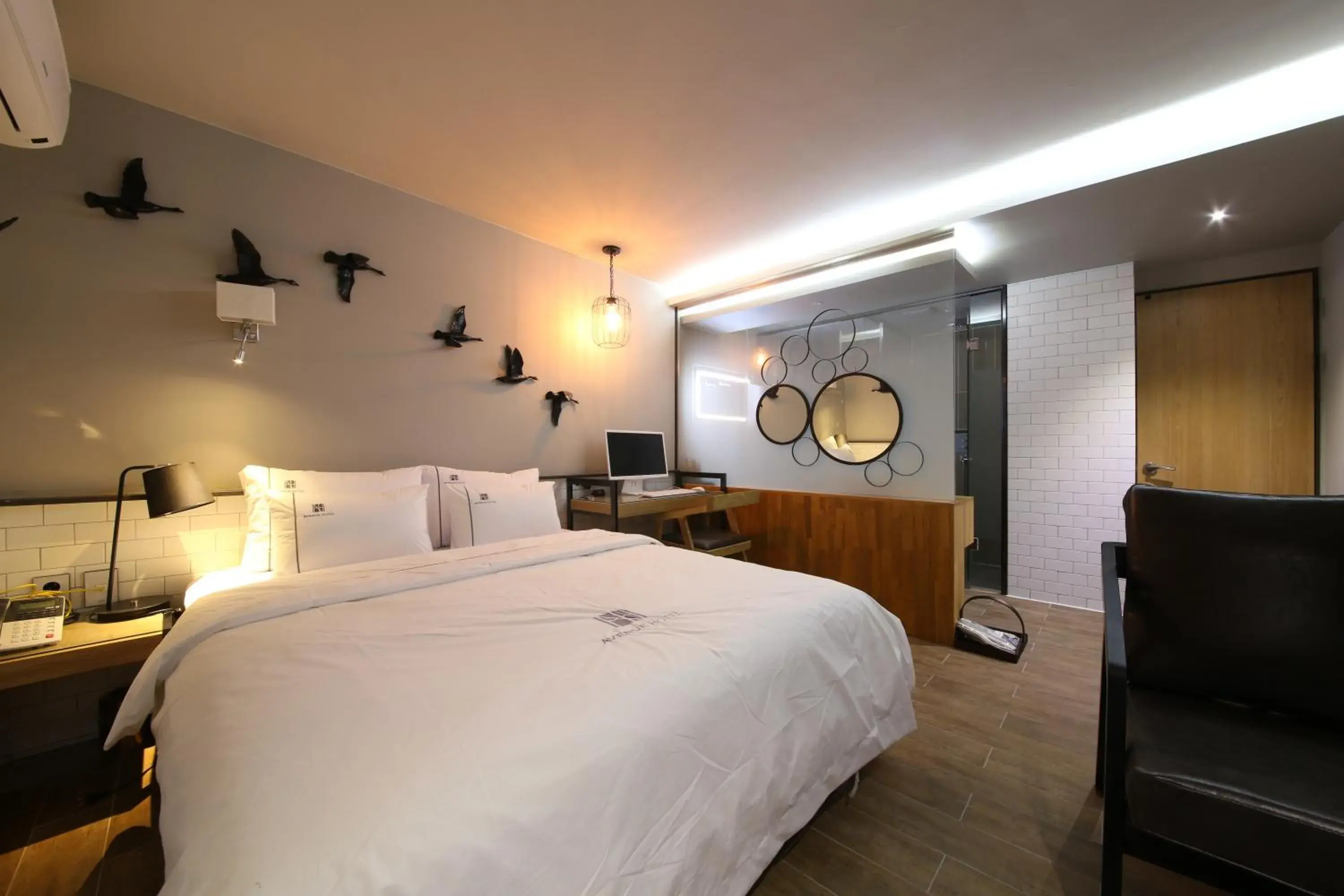 Bedroom, Bed in Avenue Hotel Bedroom, Bed in Avenue Hotel