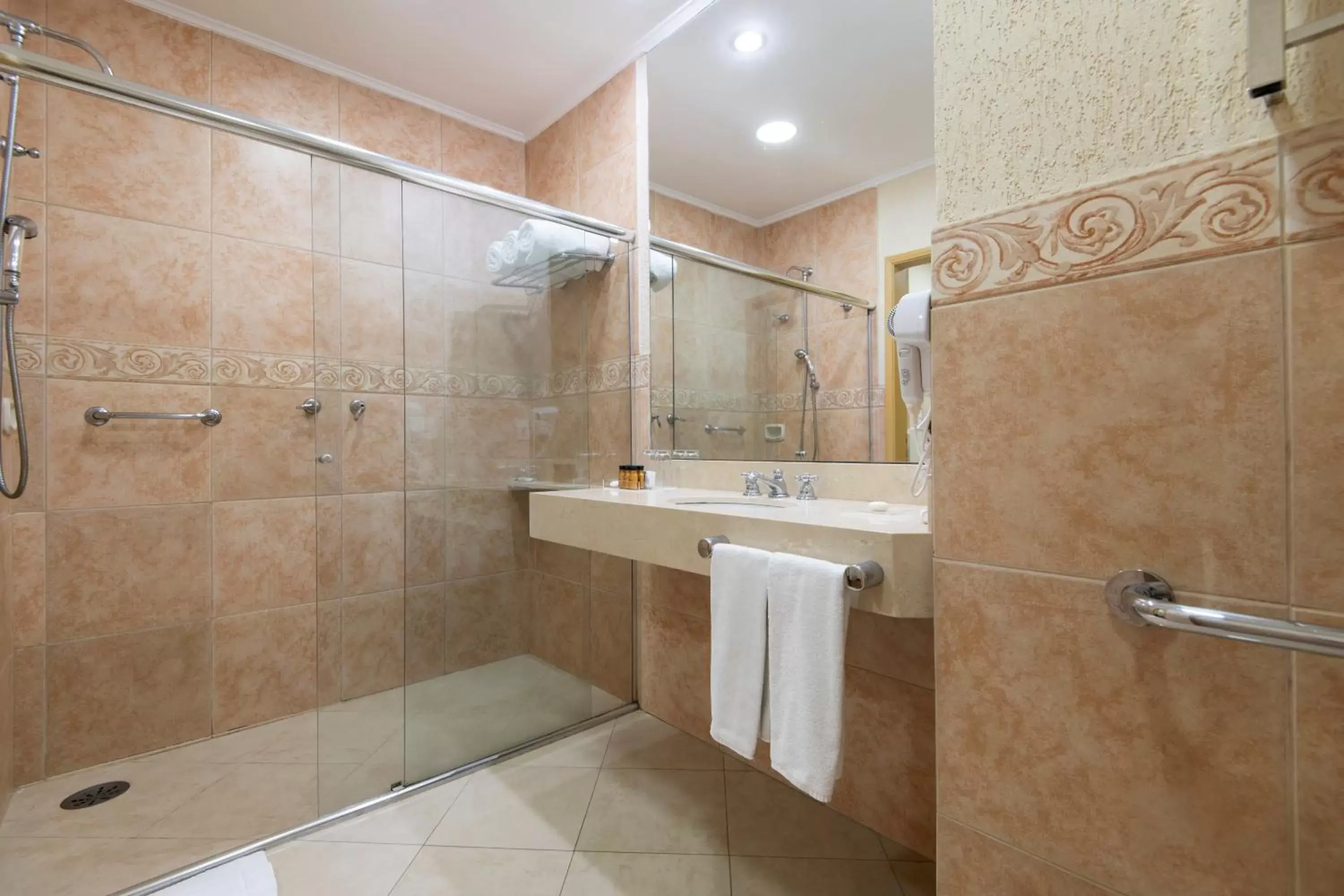 Bathroom in Hotel Villa Rossa Bathroom in Hotel Villa Rossa