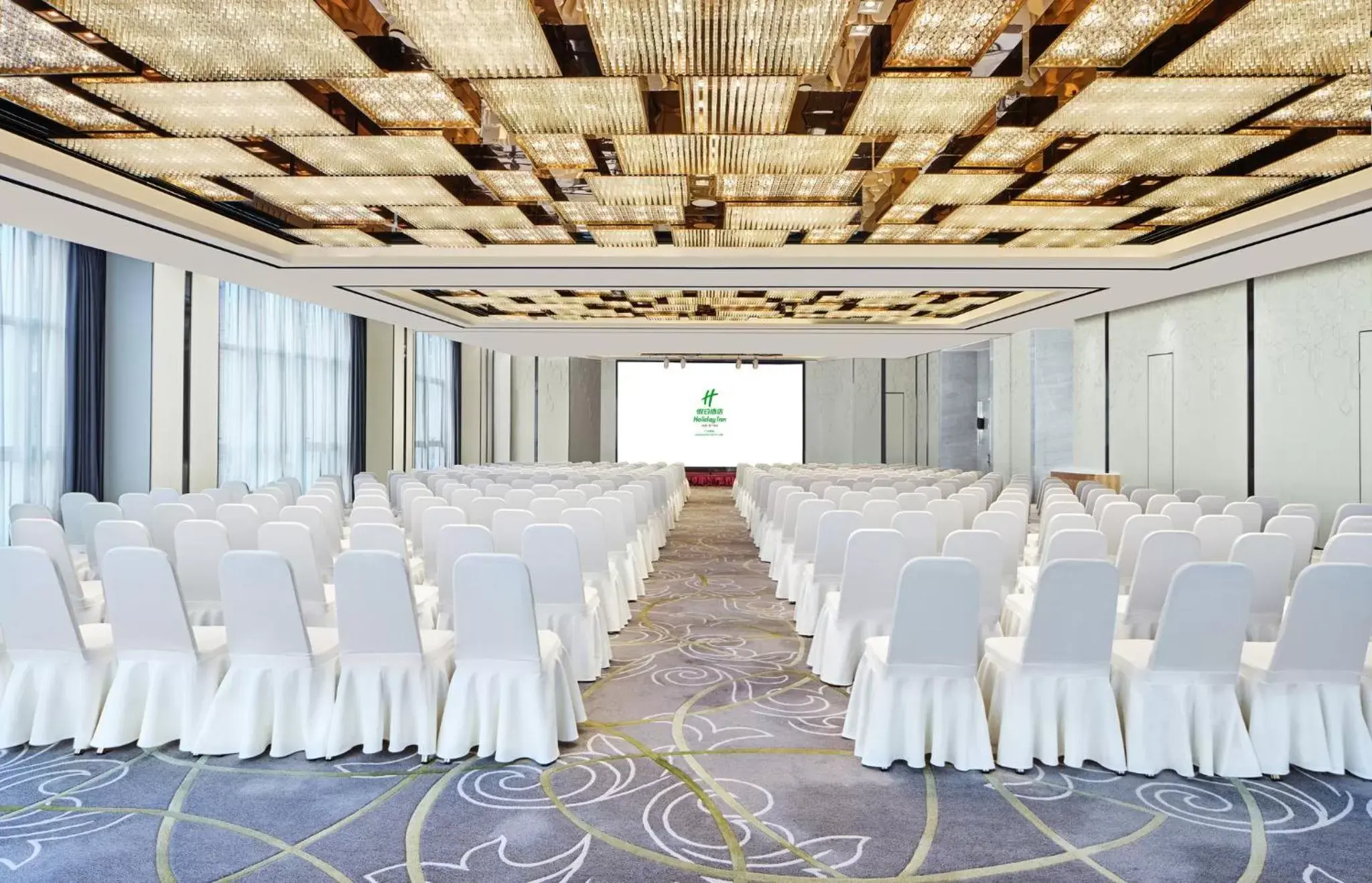 Meeting/conference room in Holiday Inn Guangzhou South Lake, an IHG Hotel