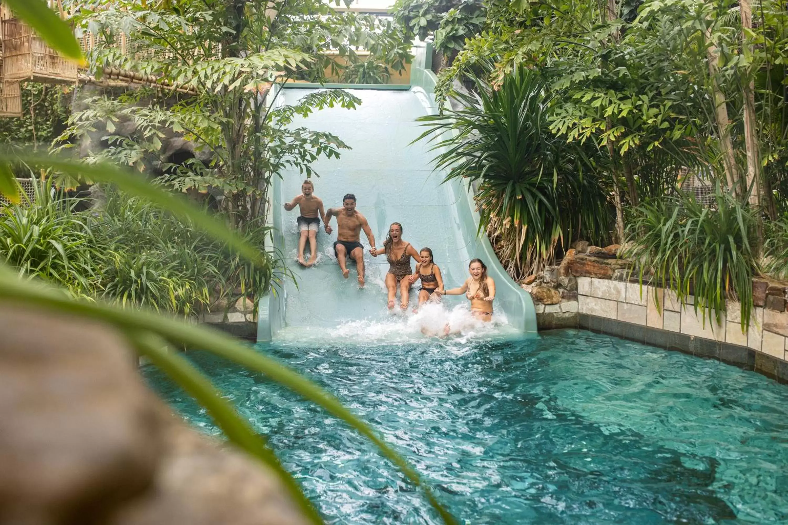 Swimming pool in Hotel Eemhof by Center Parcs