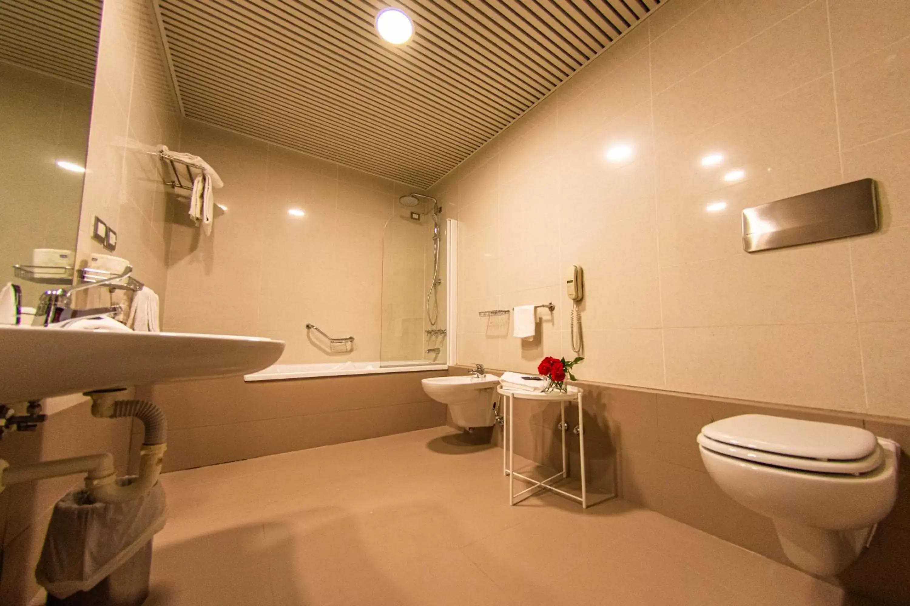 Bathroom in Hotel Excelsior Bari