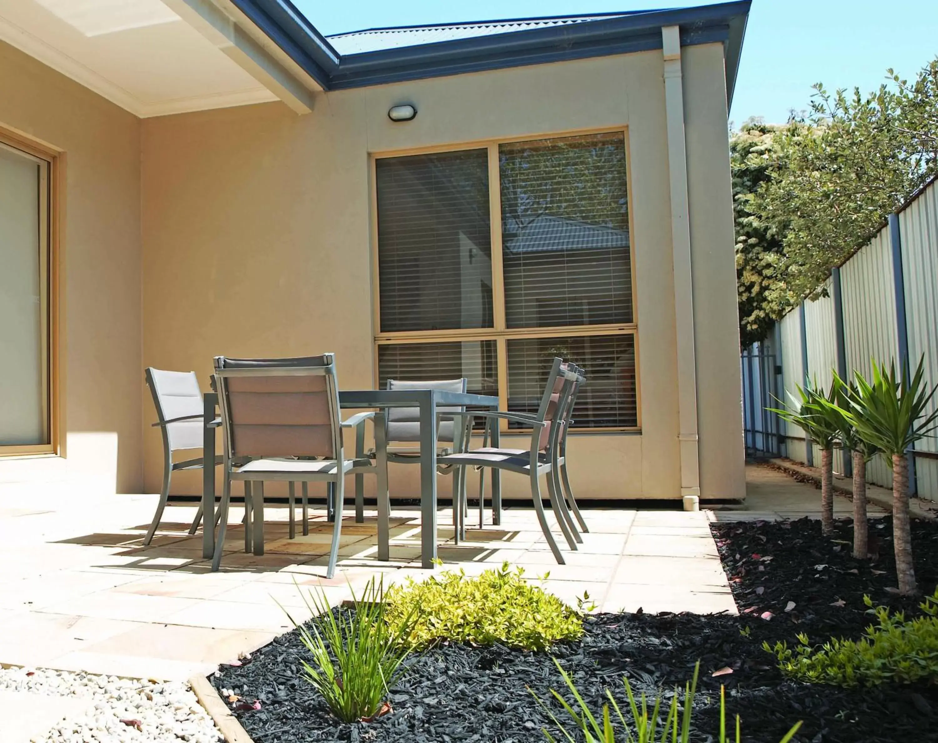 Patio in Quality Hotel Wangaratta Gateway