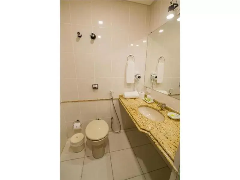 Bathroom in San Juan Royal