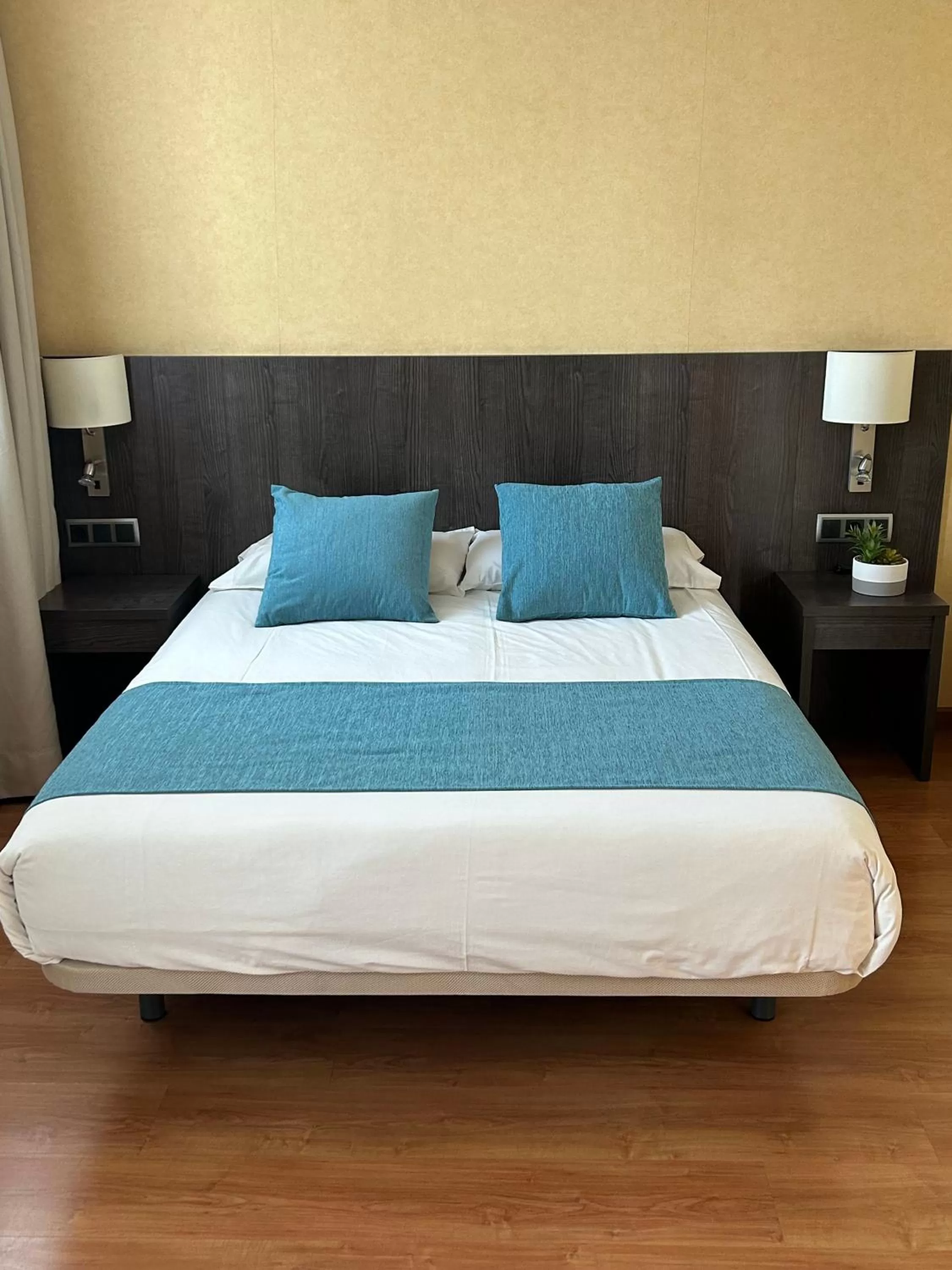 Bed in Hotel 1948 Manresa