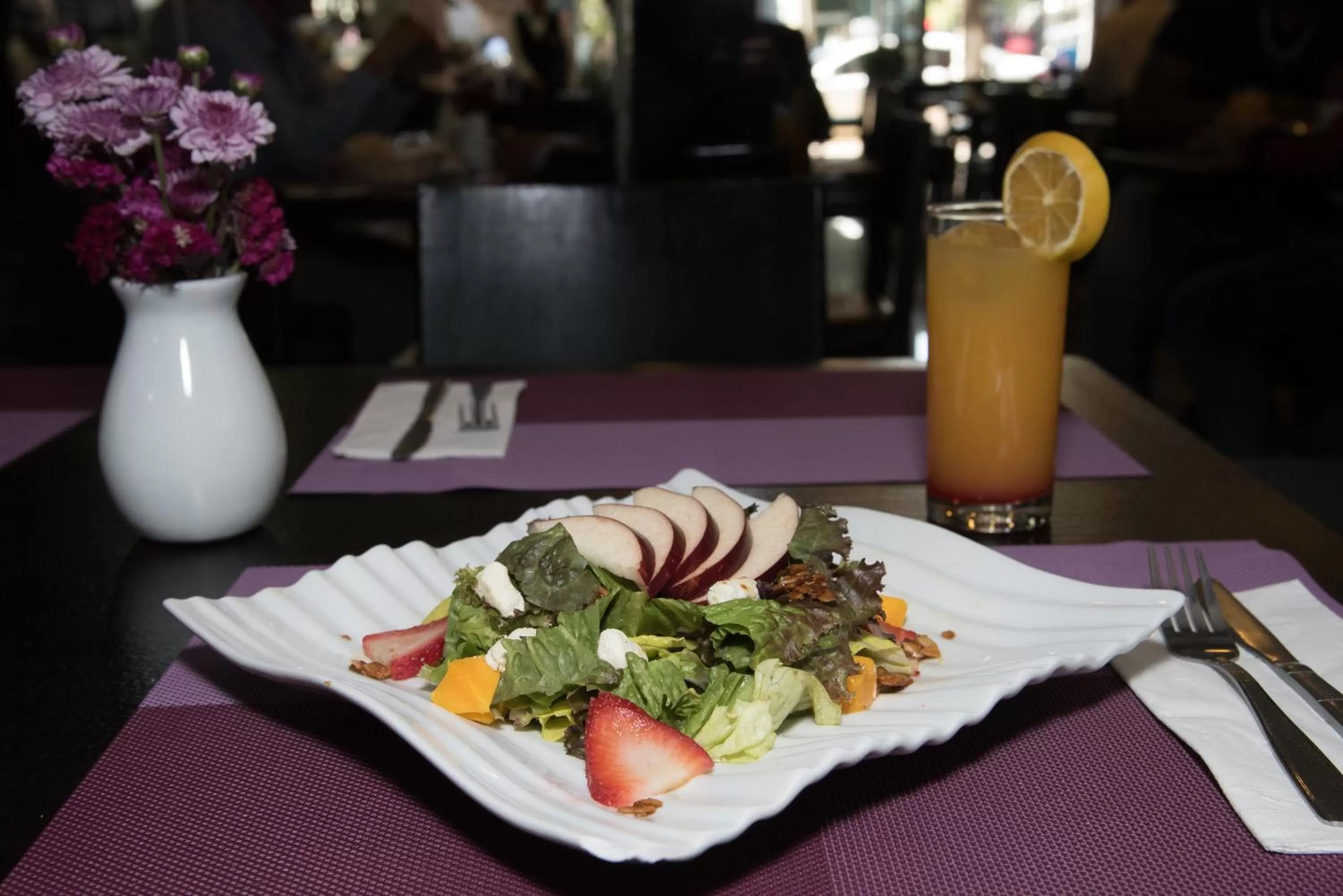 Food and drinks in LaiLa Hotel CDMX Reforma