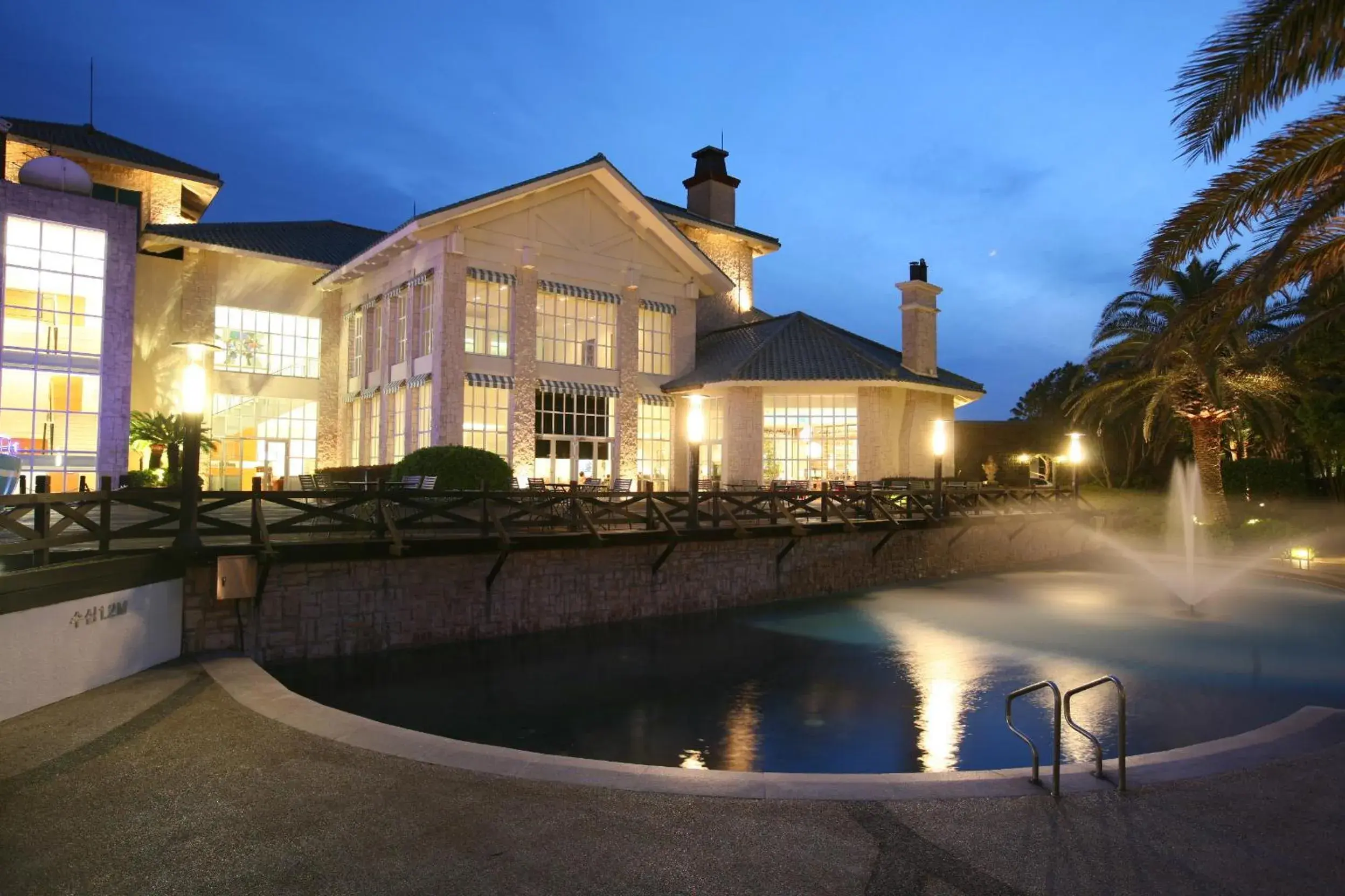 Facade/entrance, Property Building in The Suites Hotel Jeju