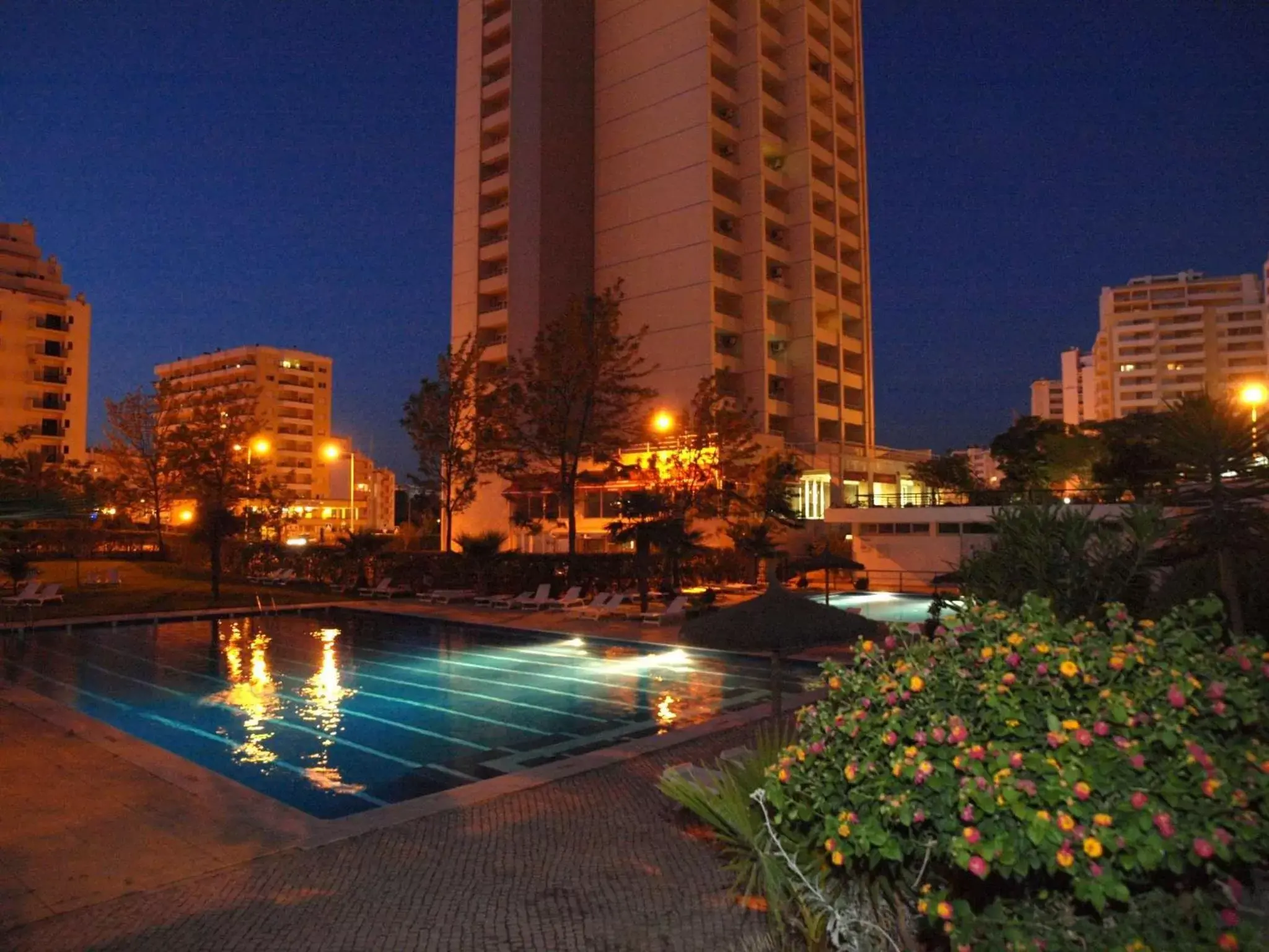 Facade/entrance, Swimming Pool in Apartamentos Jardins da Rocha