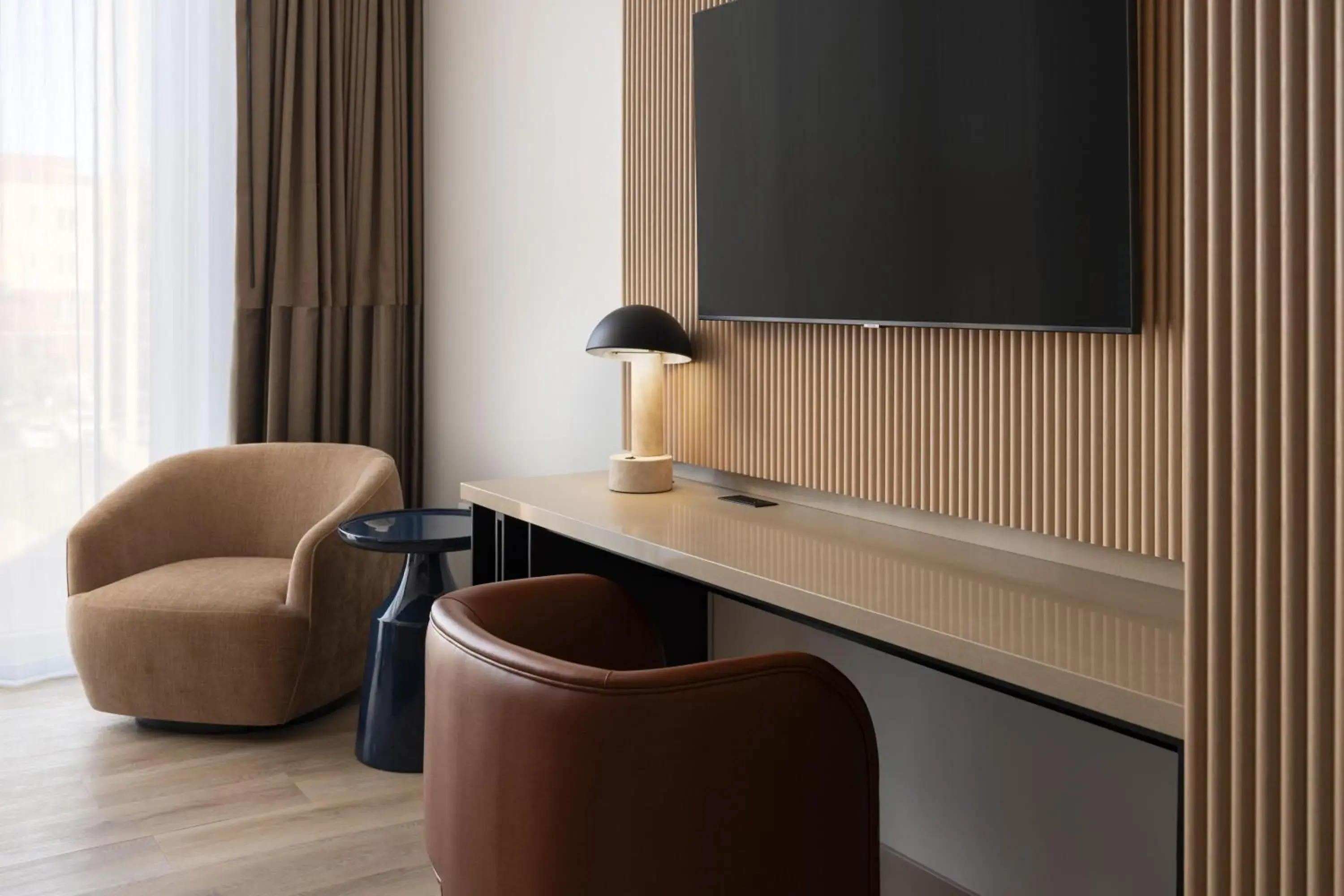 Corner Queen Room in Cascade Hotel, Kansas City, a Tribute Portfolio Hotel Corner Queen Room in Cascade Hotel, Kansas City, a Tribute Portfolio Hotel