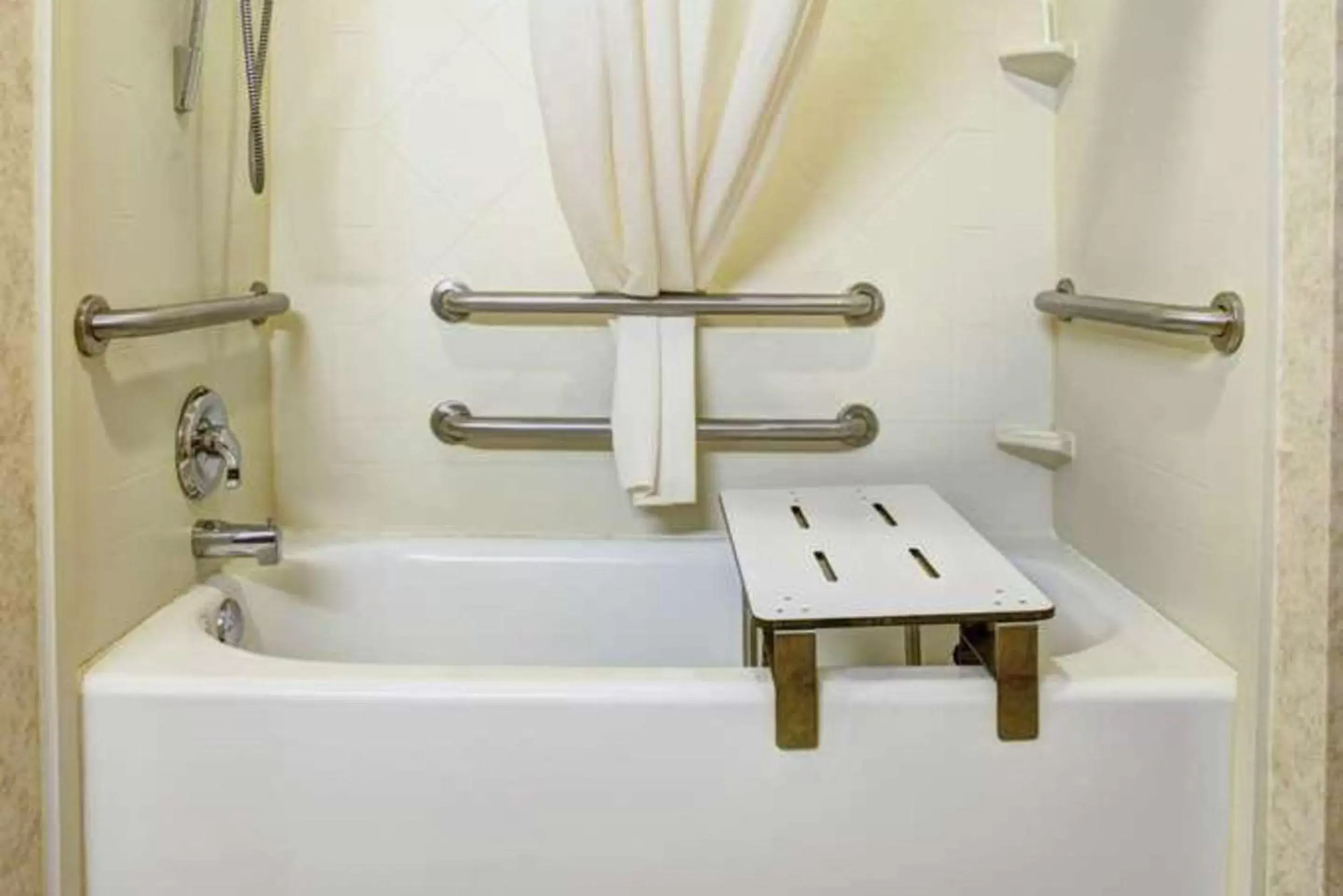 Bedroom, Bathroom in Comfort Inn & Suites Rapid City near Mt Rushmore