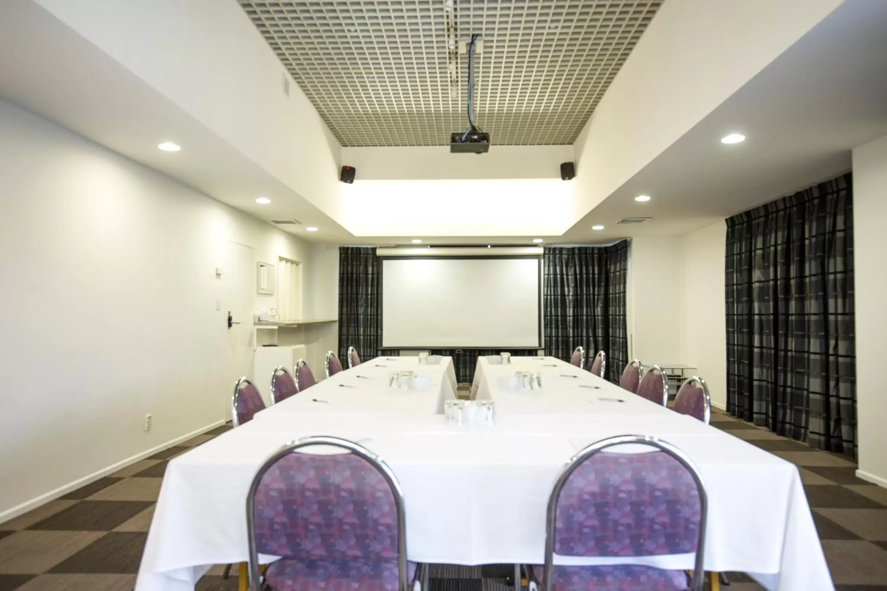 Meeting/conference room in Pavilions Hotel