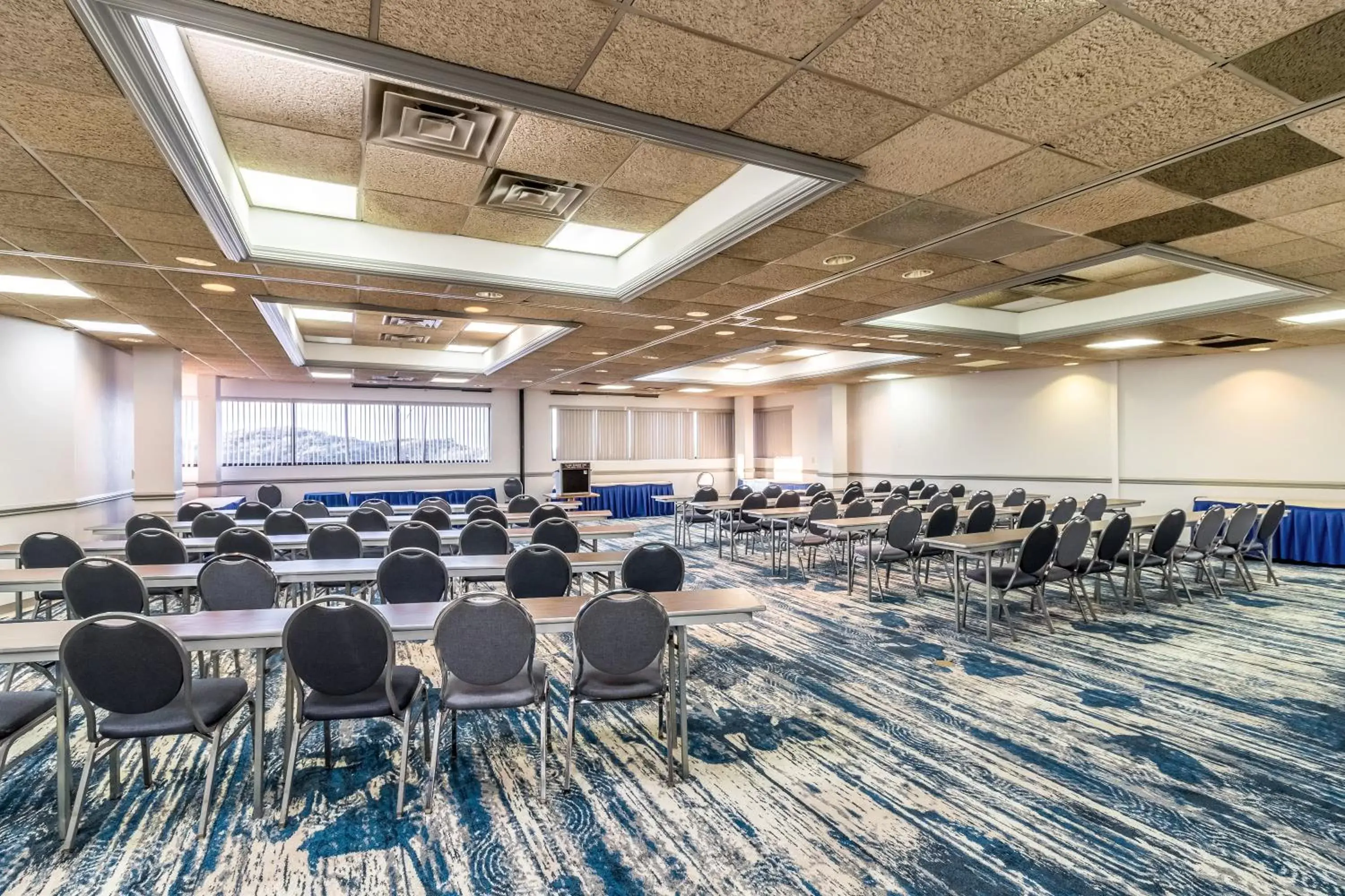 Meeting/conference room in The Inn at Pine Knoll Shores Oceanfront