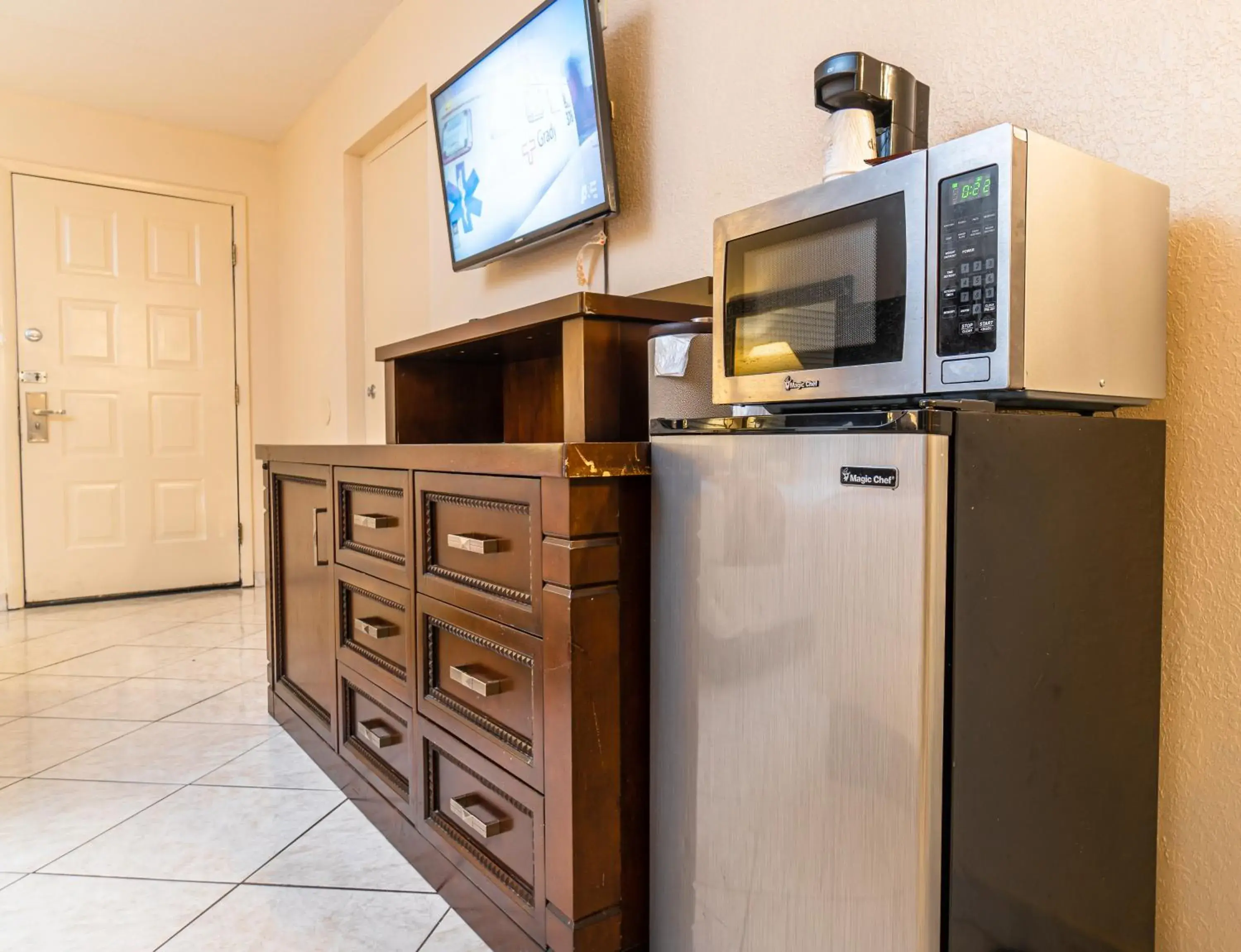 TV and multimedia, TV/Entertainment Center in Sevilla Inn Kissimmee- Near Disney