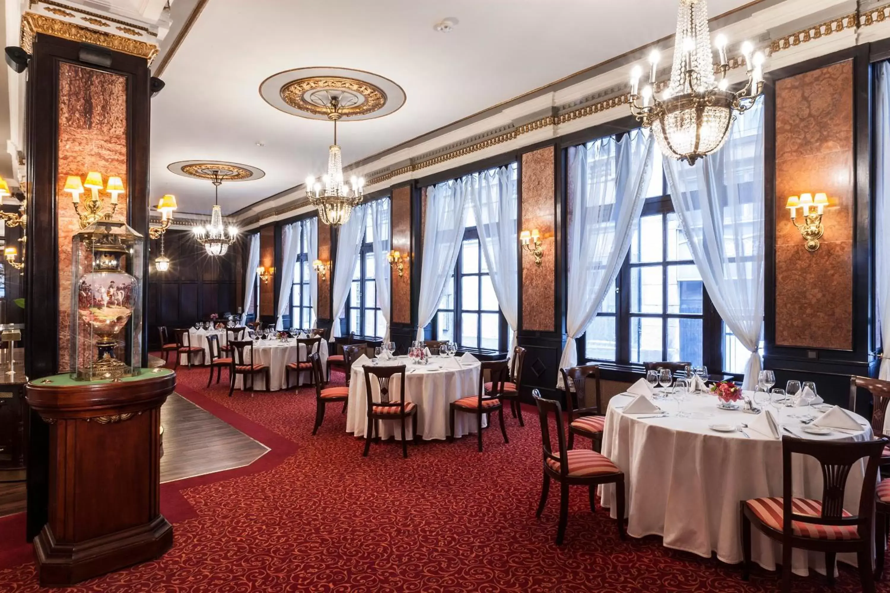 Restaurant/Places to Eat in Danubius Hotel Astoria City Center