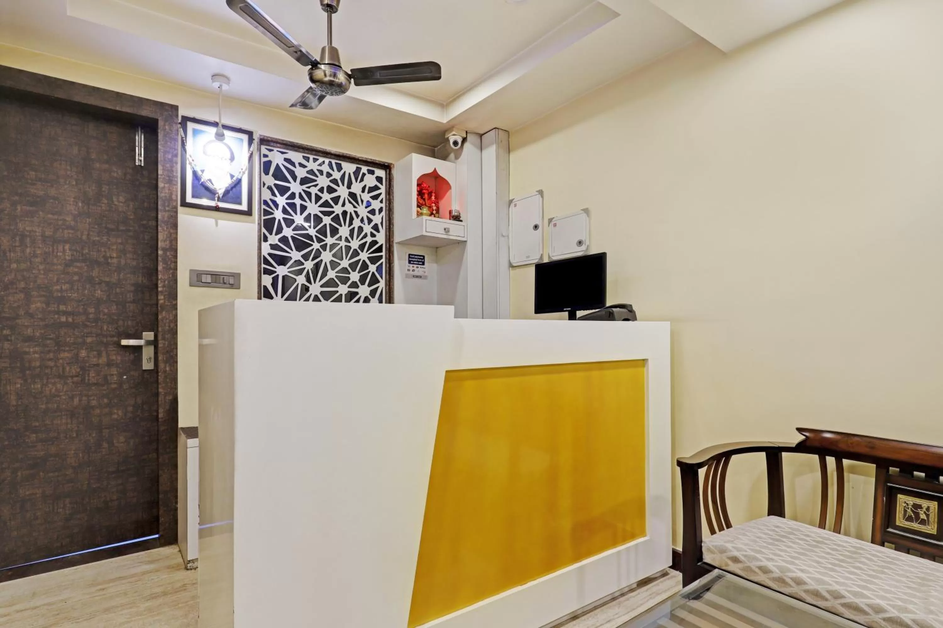 Lobby or reception in Itsy Hotels Ransu Residency