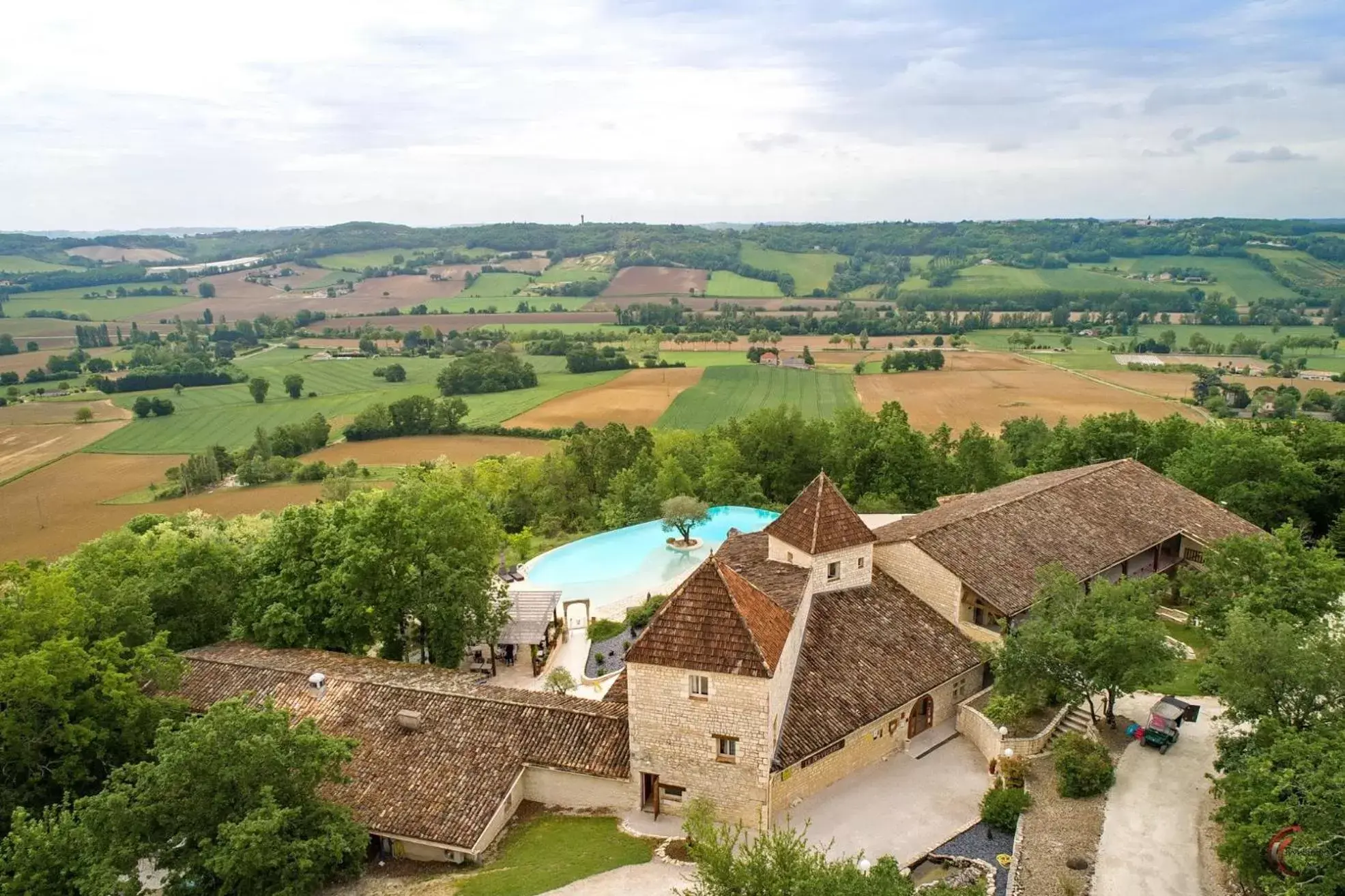 Property building, Bird's-eye View in Le Belvédère Hotel et Bien être