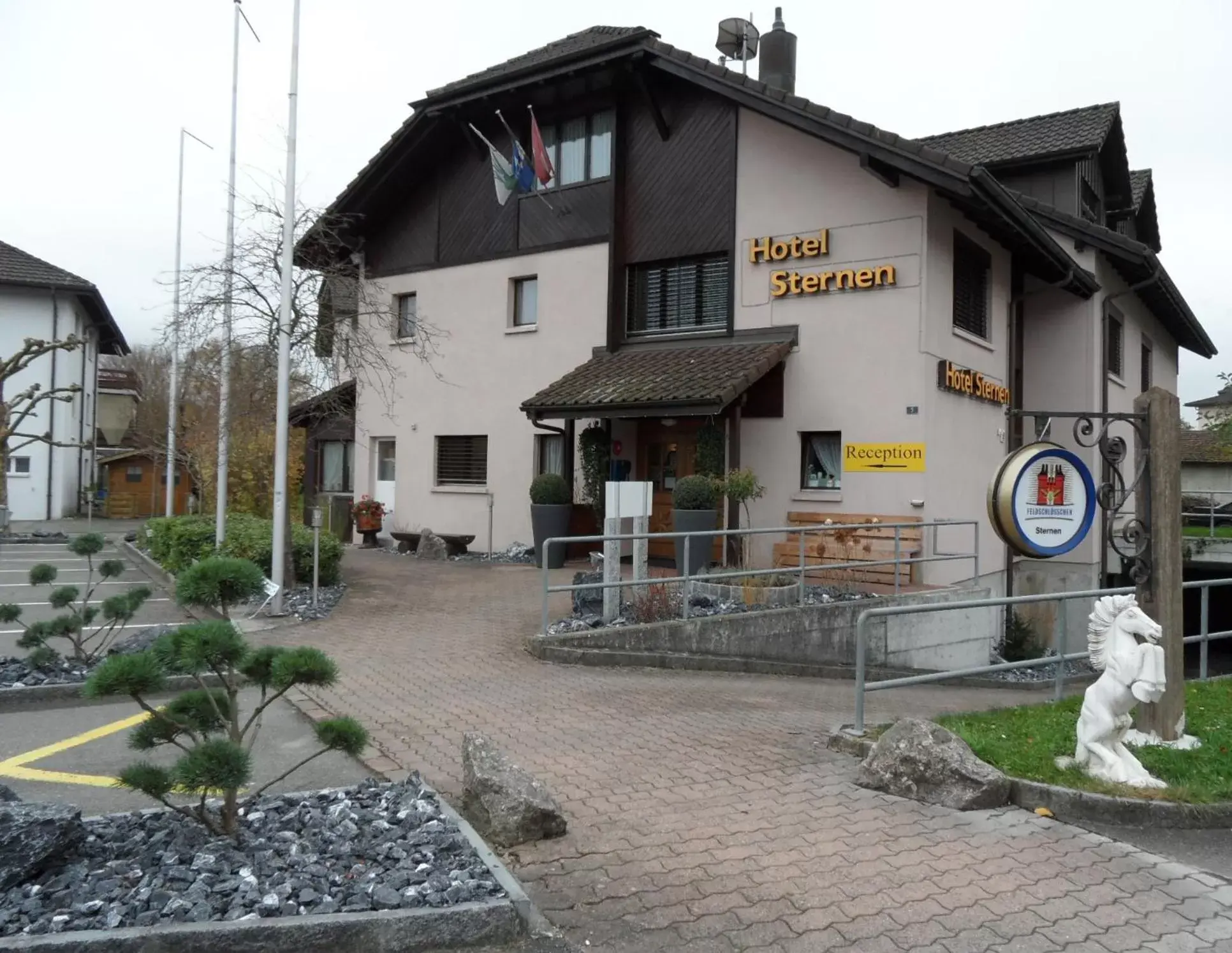 Facade/entrance, Property Building in Hotel Sternen