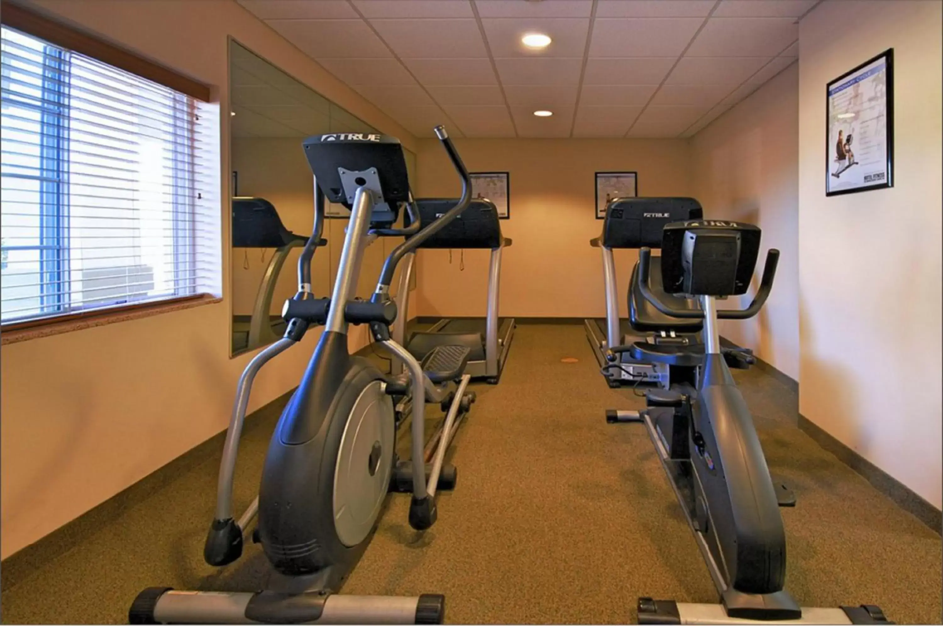 Fitness centre/facilities in Candlewood Suites Pearl by IHG Fitness centre/facilities in Candlewood Suites Pearl by IHG
