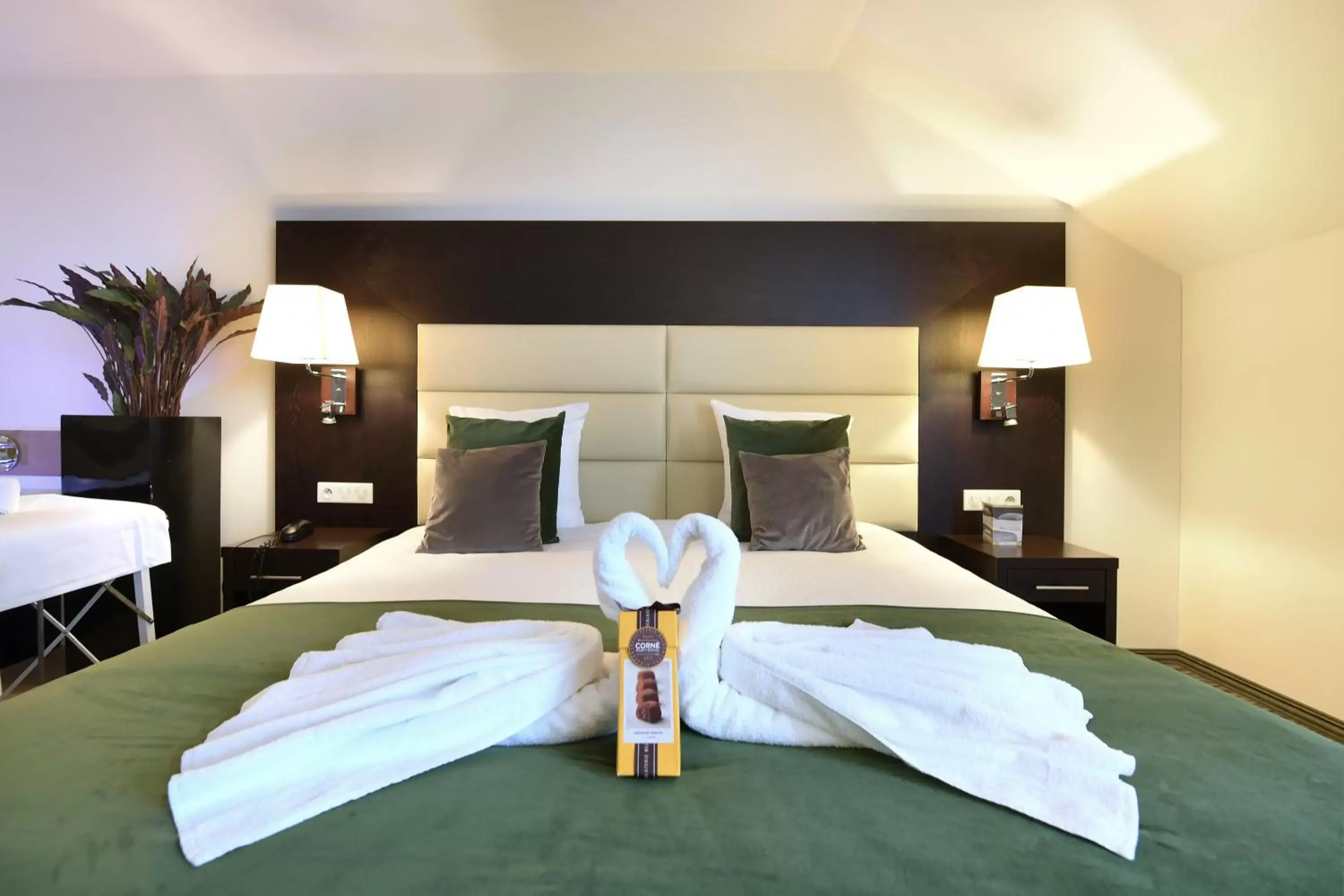 Bed in Hotel Charleroi Airport - Van Der Valk