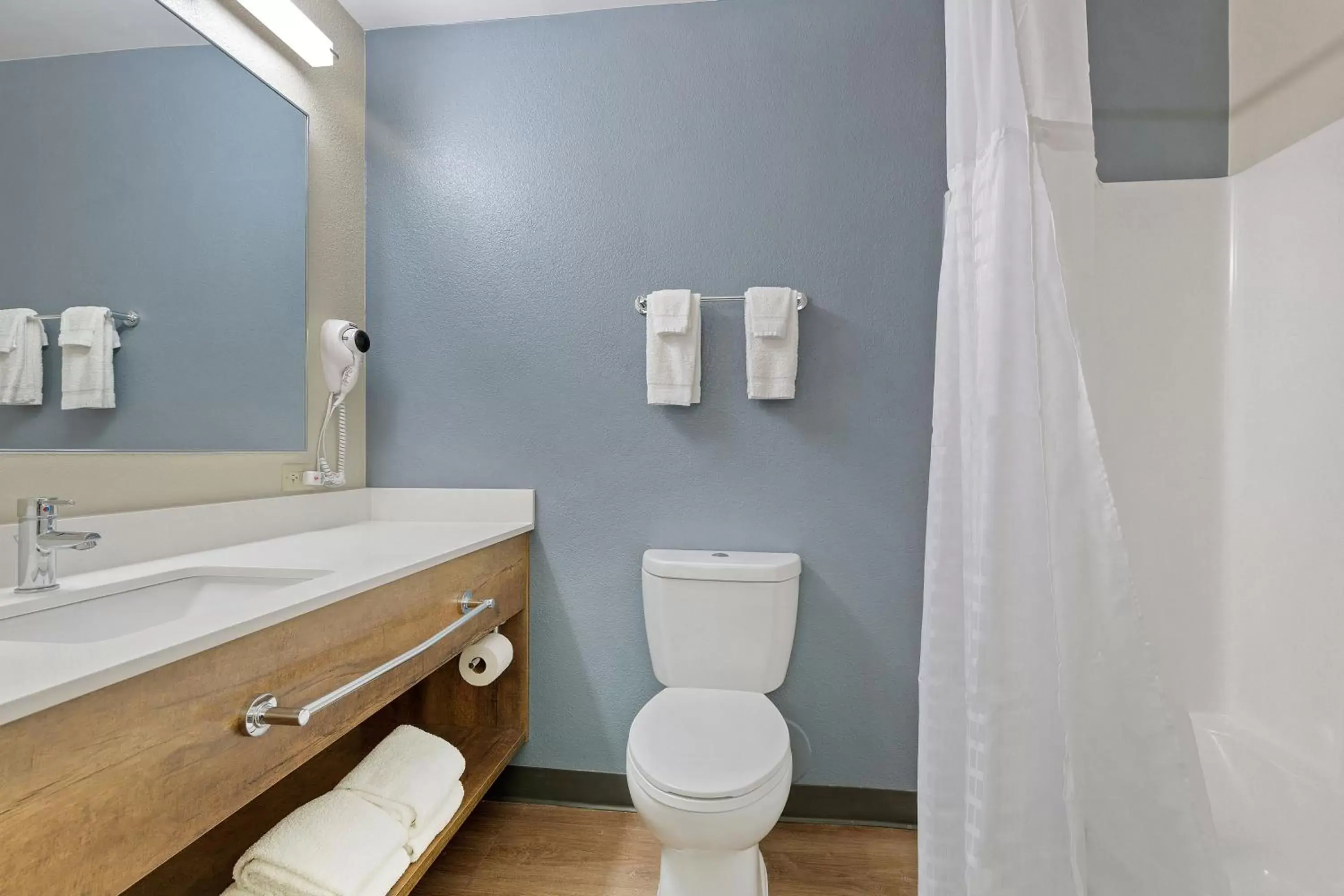 Bathroom in Extended Stay America Suites - San Ramon - Bishop Ranch - East