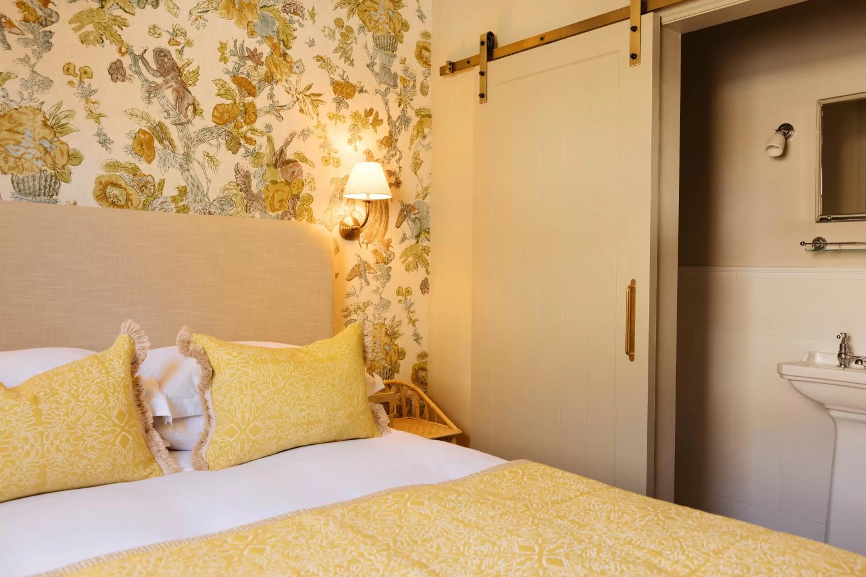 Bedroom, Bed in The Yard in Bath Hotel