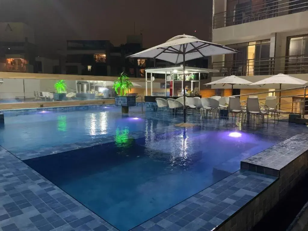 Swimming Pool in Netuanah Praia Hotel