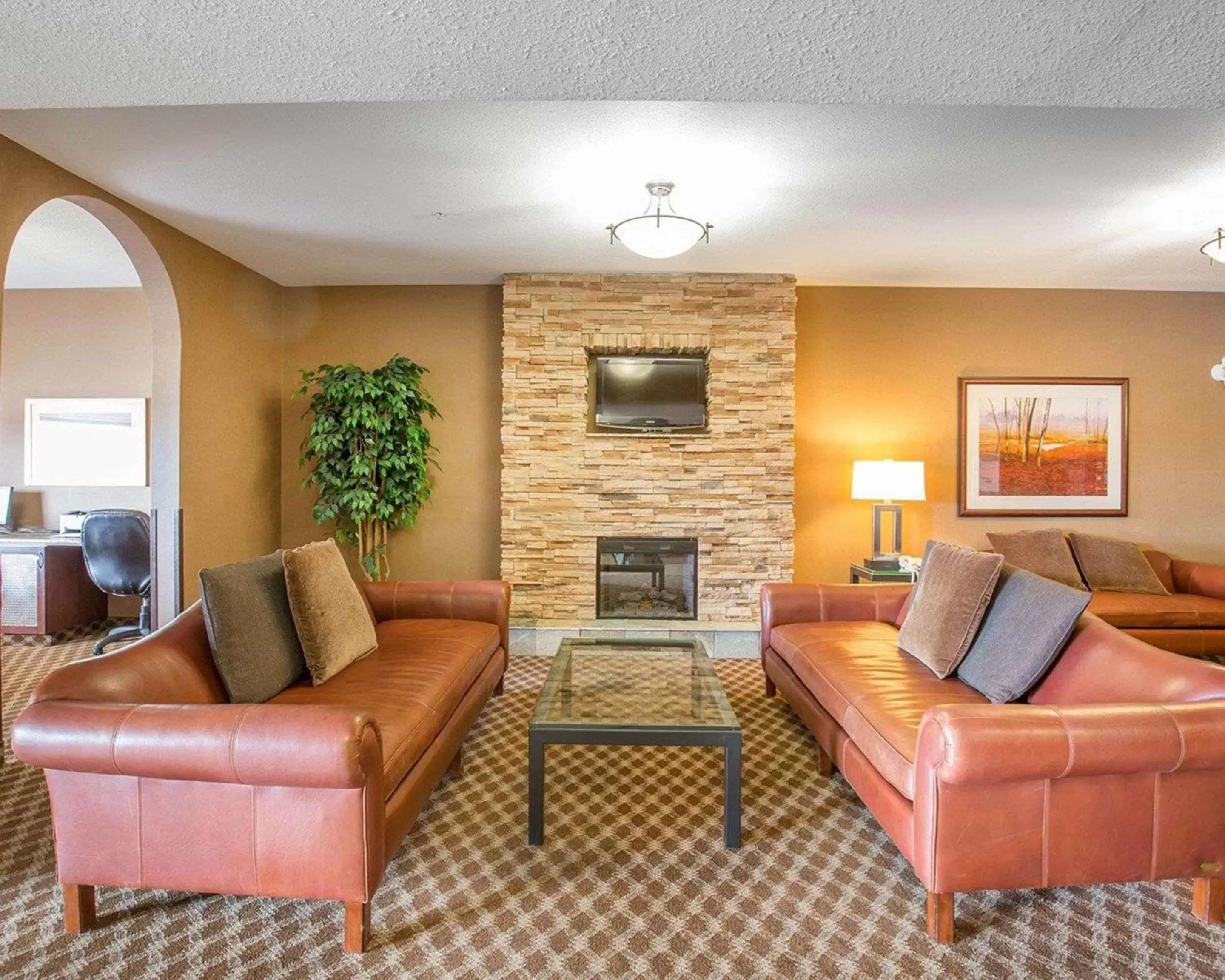 Lobby or reception, Seating Area in Comfort Inn & Suites Airdrie