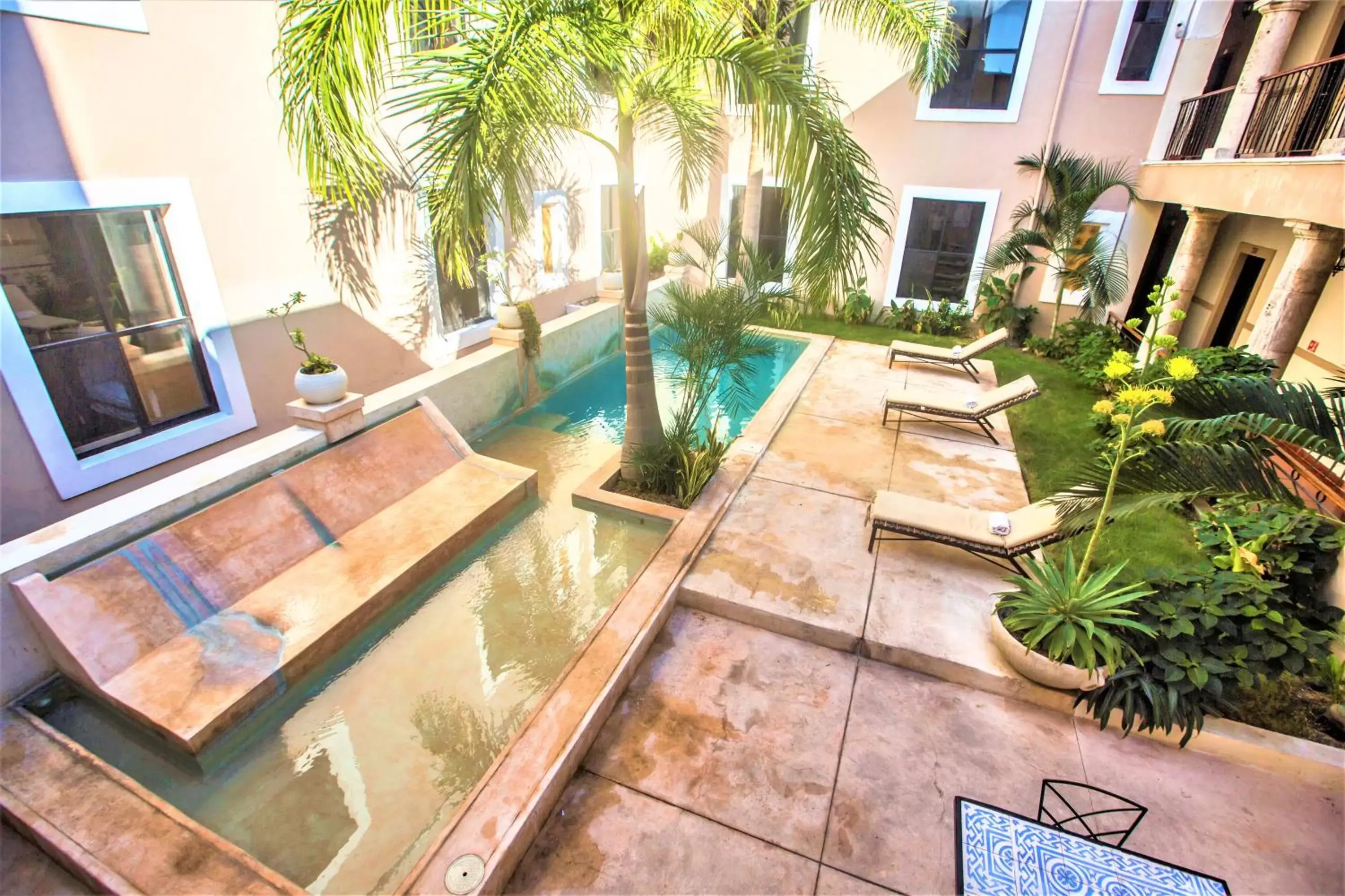 Swimming Pool in Hotel Merida