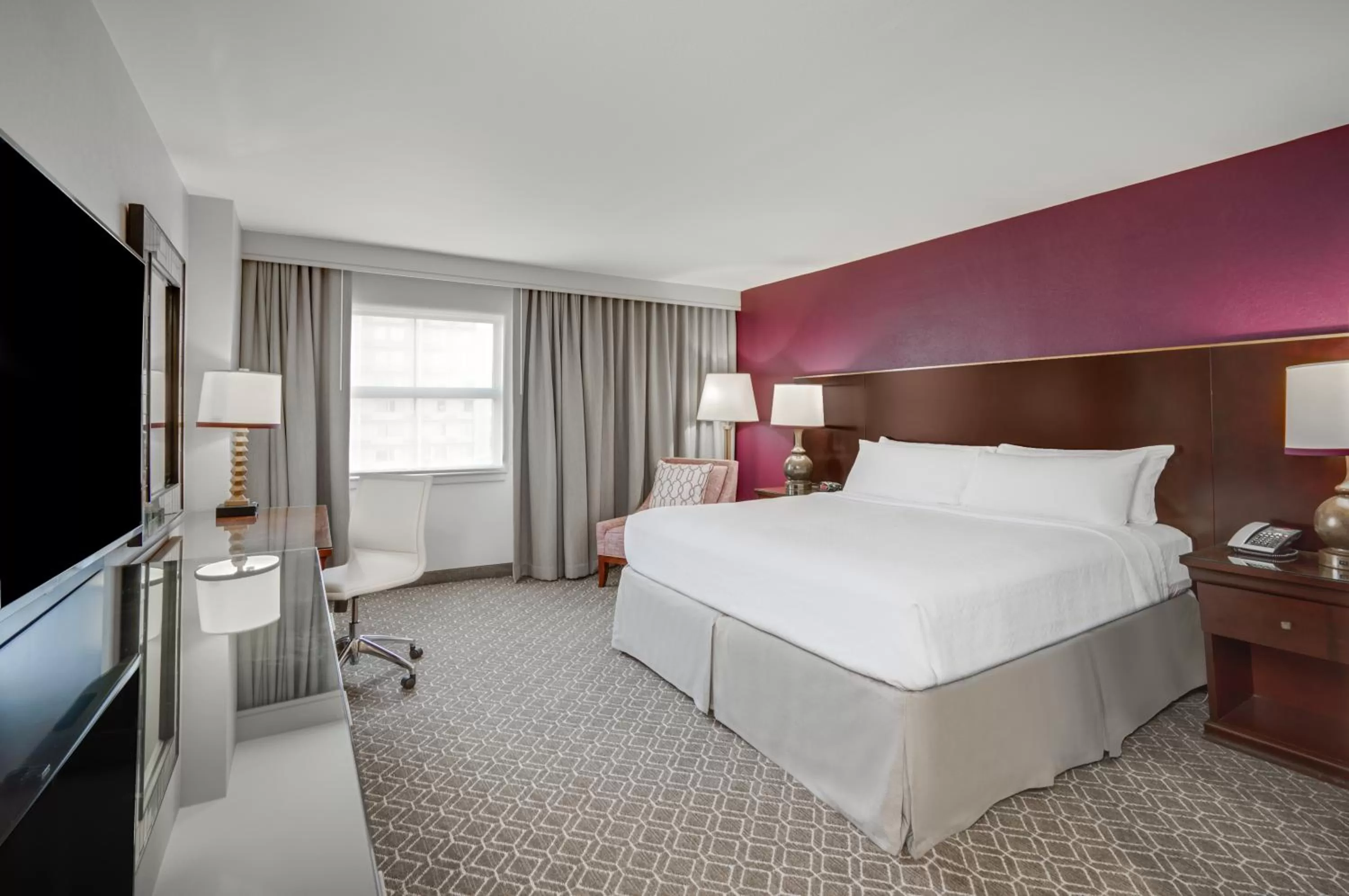 Day, Bed in Crowne Plaza New Orleans French Qtr - Astor by IHG