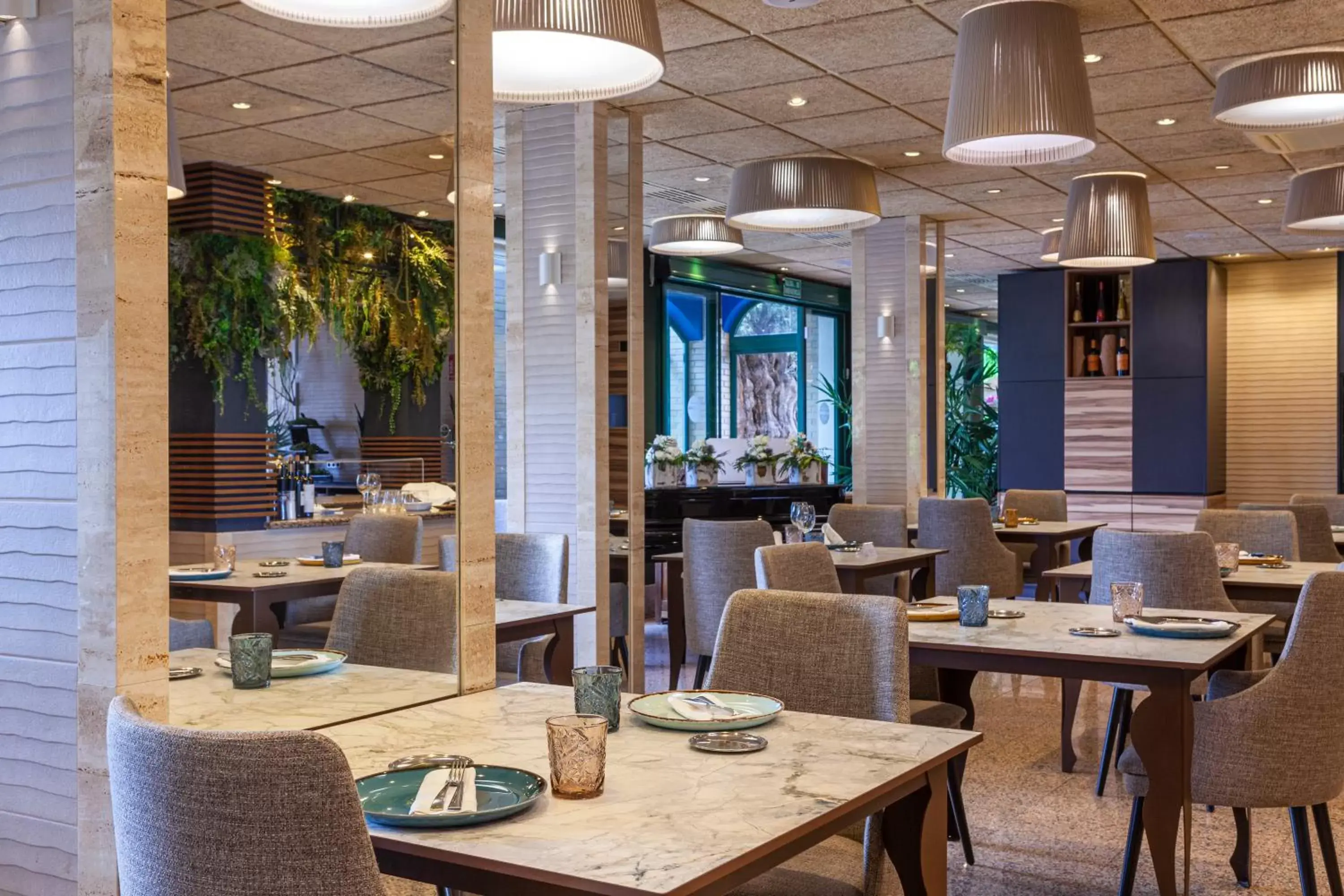 Restaurant/places to eat in Hotel La Laguna Spa & Golf Restaurant/places to eat in Hotel La Laguna Spa & Golf