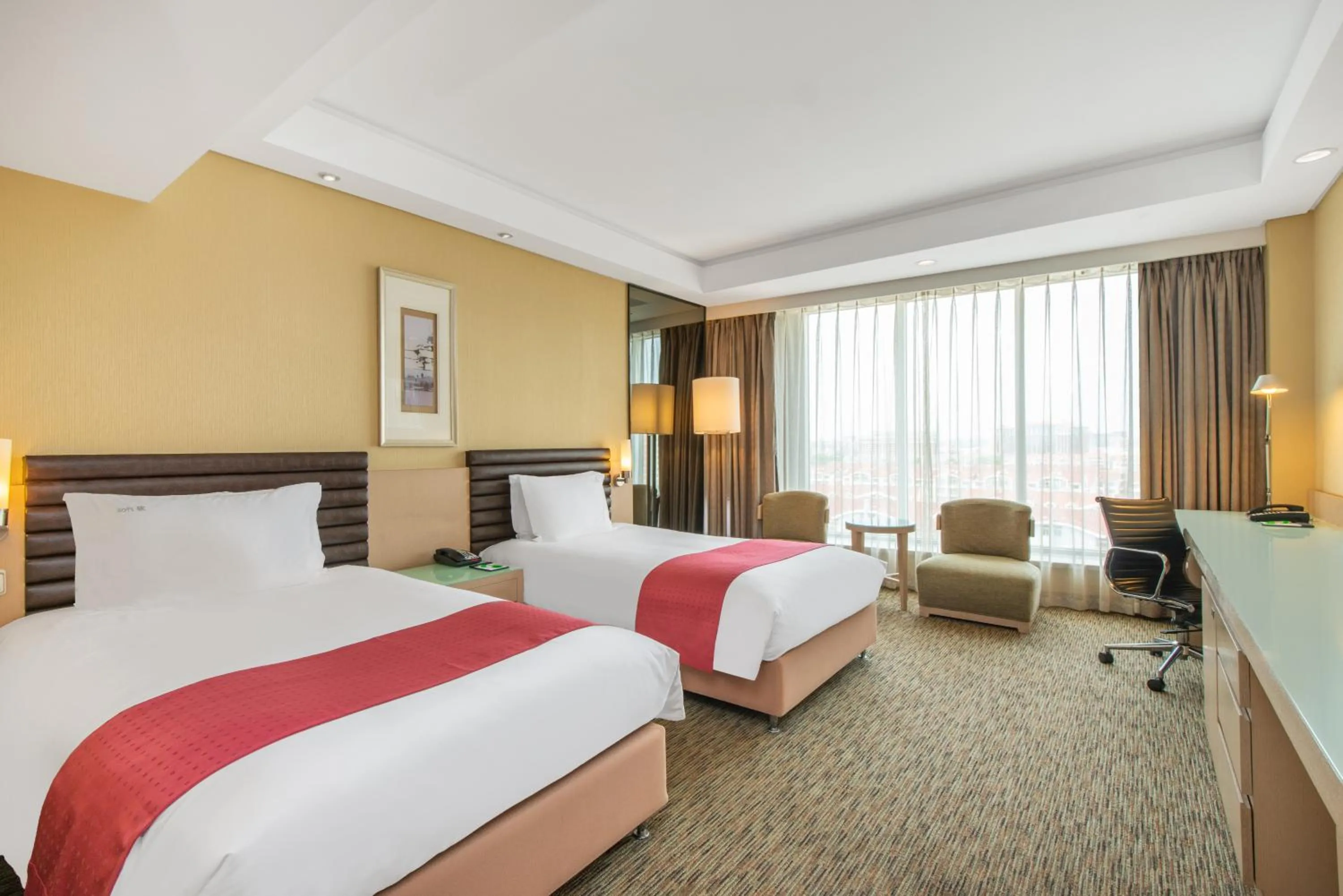 room service in Qingdao Parkview Holiday Hotel